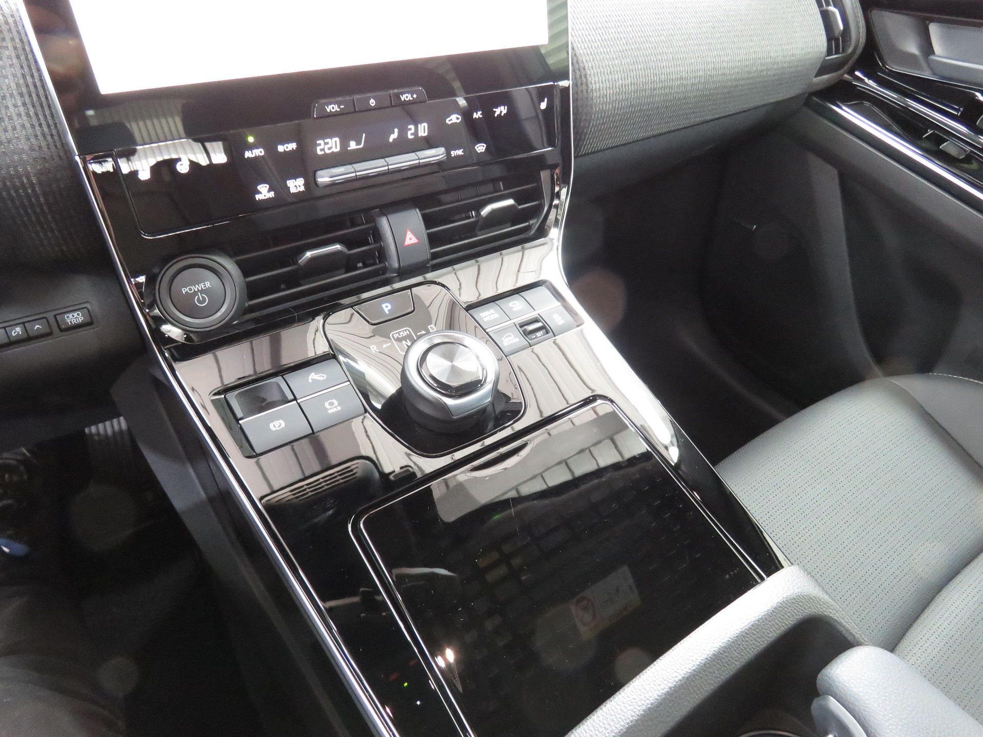 SUBARU Solterra eV Luxury 71,4 kWh AWD (Automat)-image-15