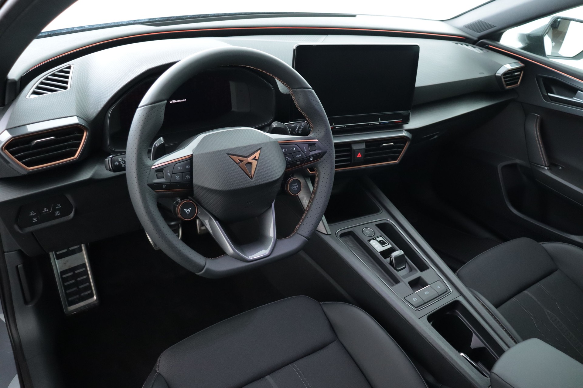 CUPRA LEON ST 1.4 e-HYBRID pHEV VZ DSG-image-11