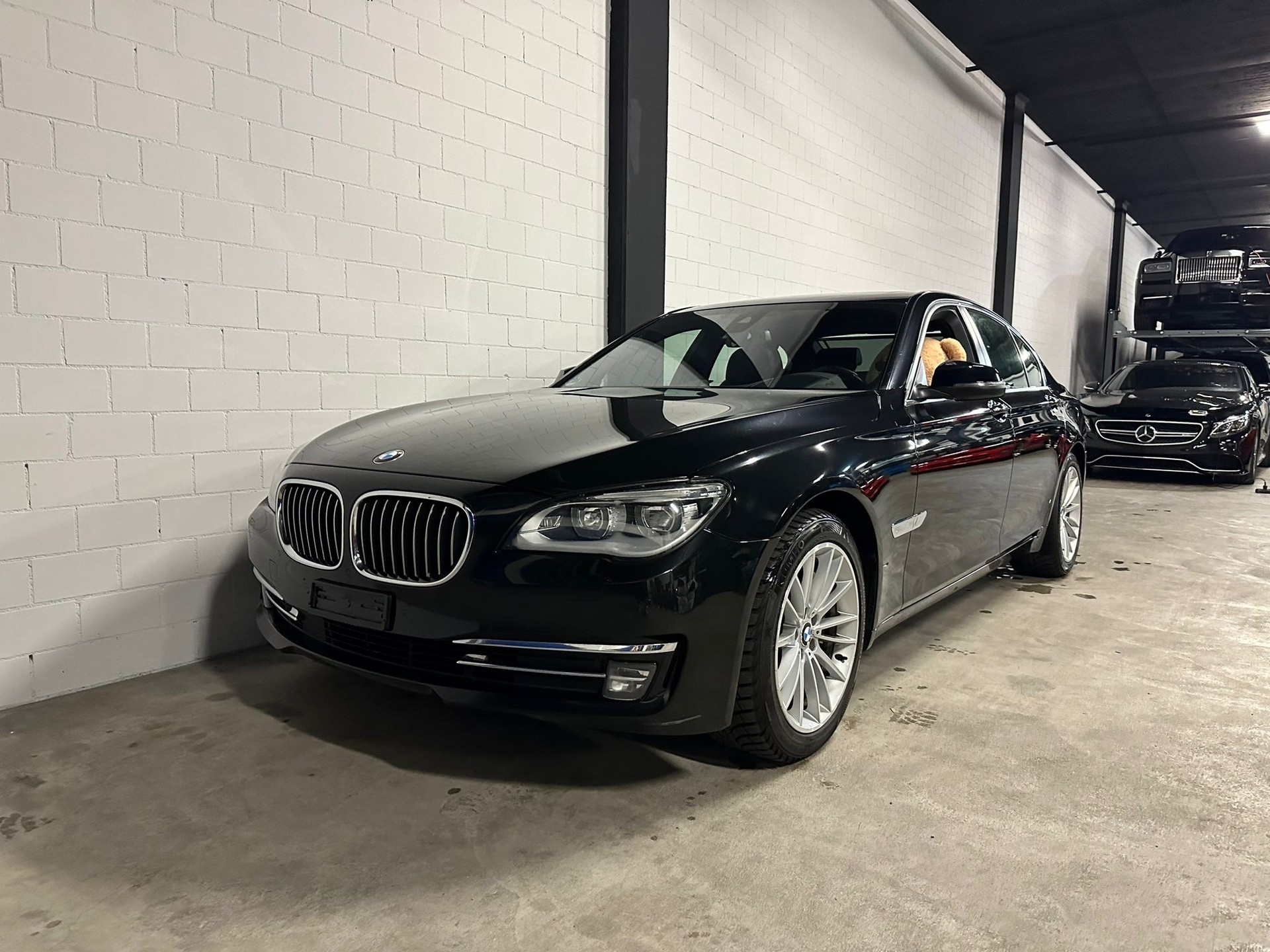 BMW 750d xDrive Facelift mit Traumausstattung-image-1