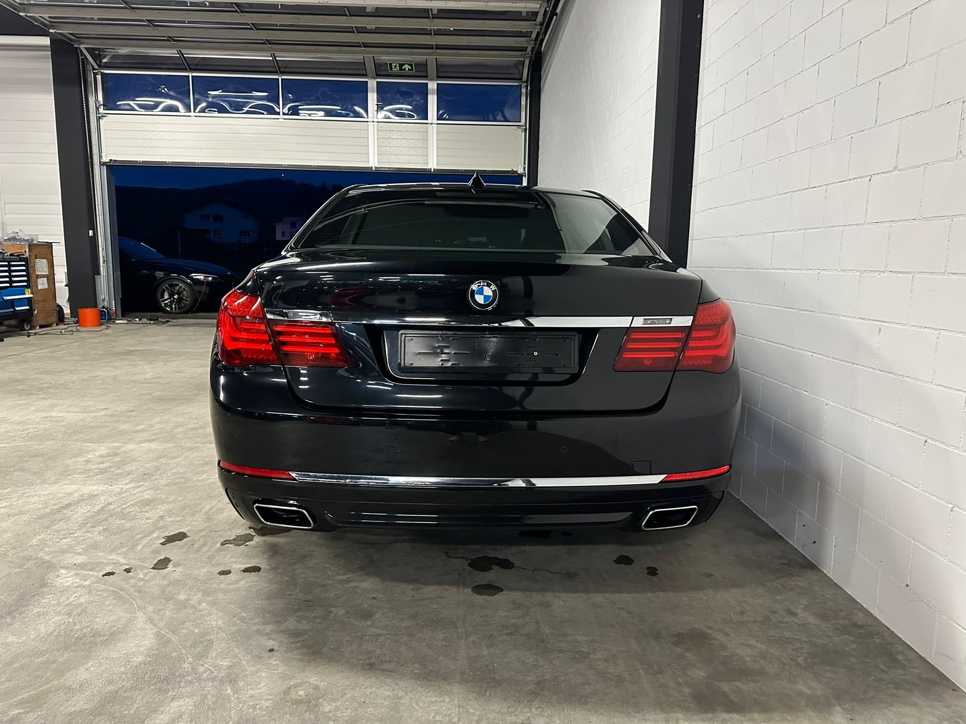 BMW 750d xDrive Facelift mit Traumausstattung-image-3