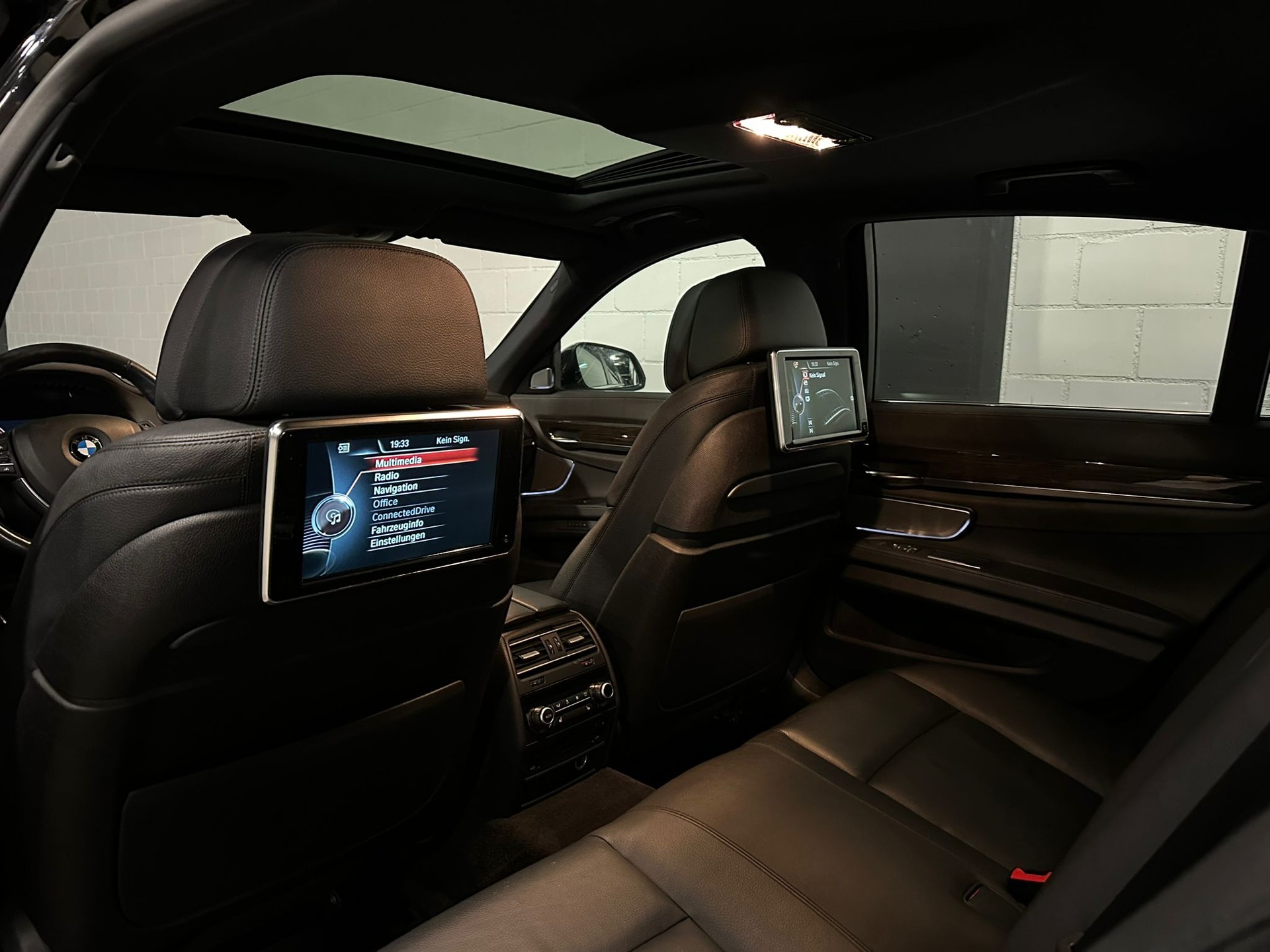 BMW 750d xDrive Facelift mit Traumausstattung-image-5