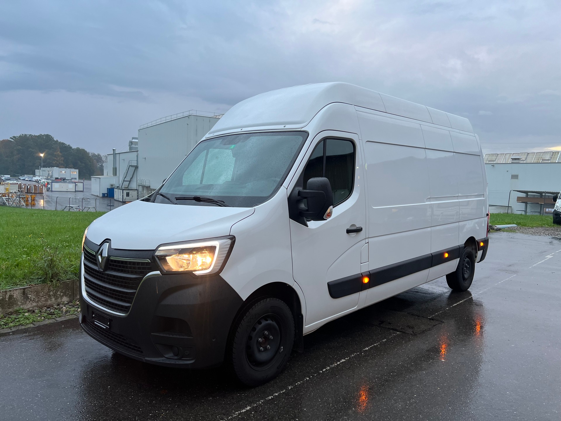 RENAULT Master T35 2.3dCi 135 L3H3-image-0