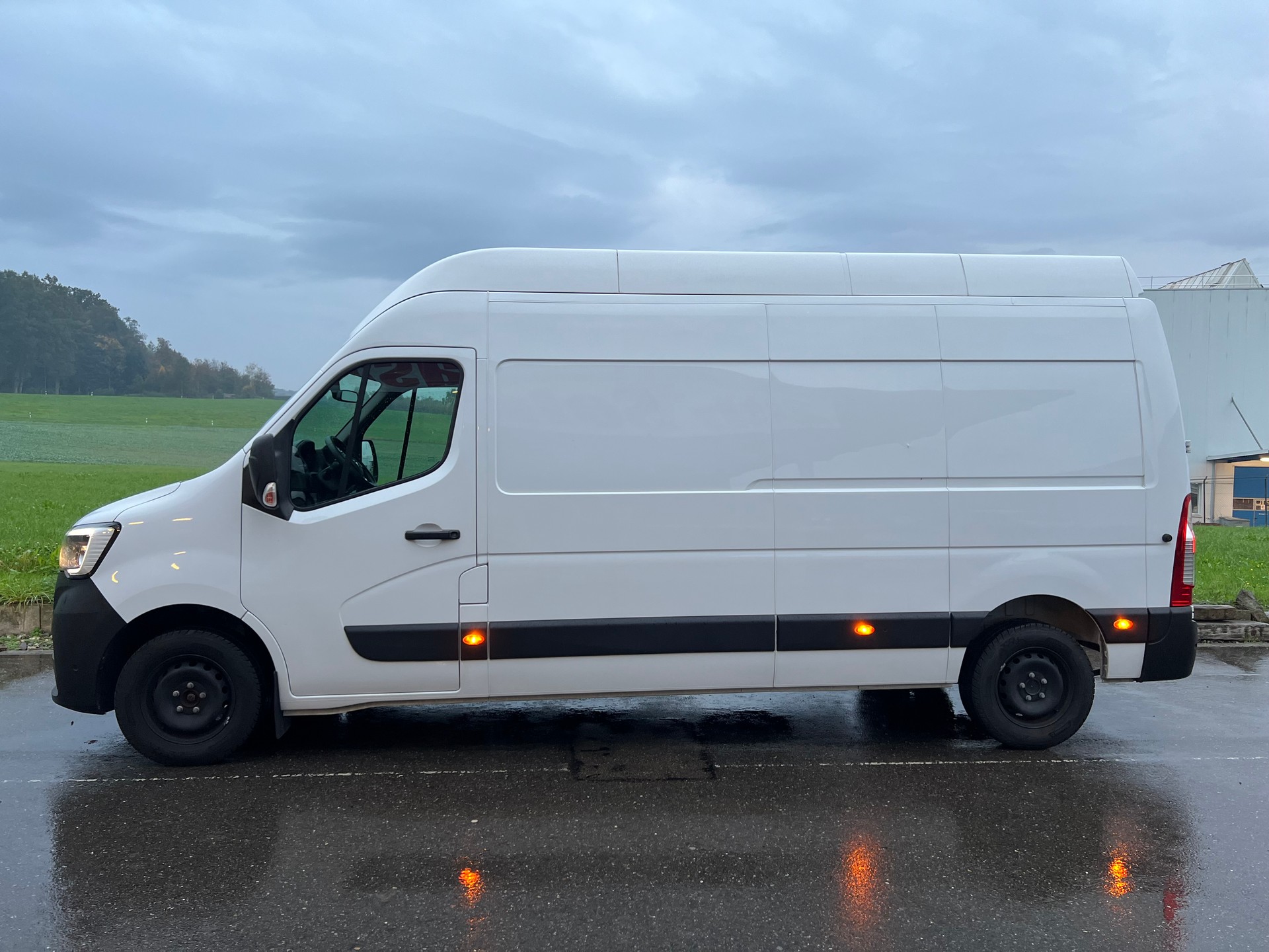 RENAULT Master T35 2.3dCi 135 L3H3-image-1