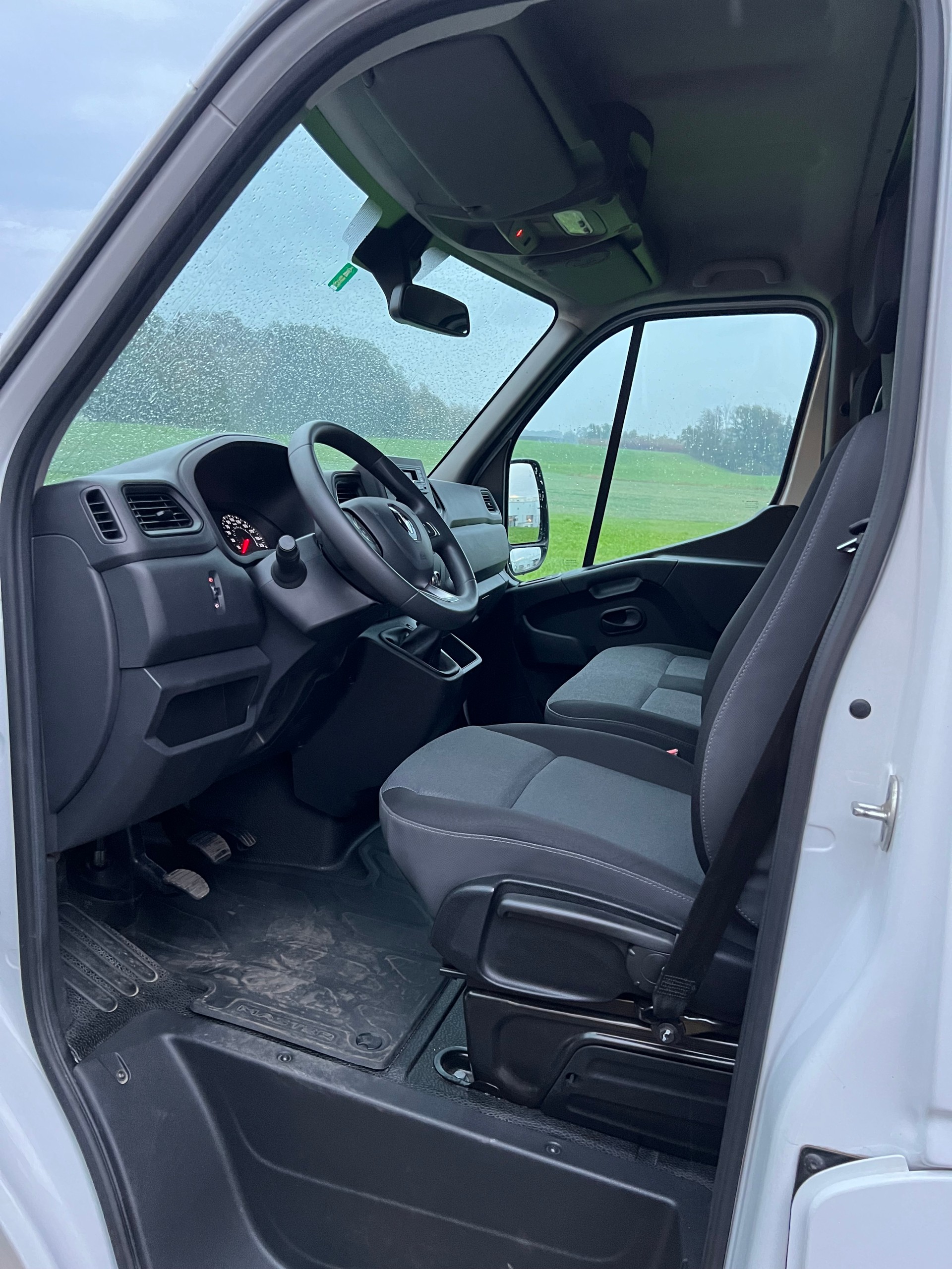 RENAULT Master T35 2.3dCi 135 L3H3-image-12