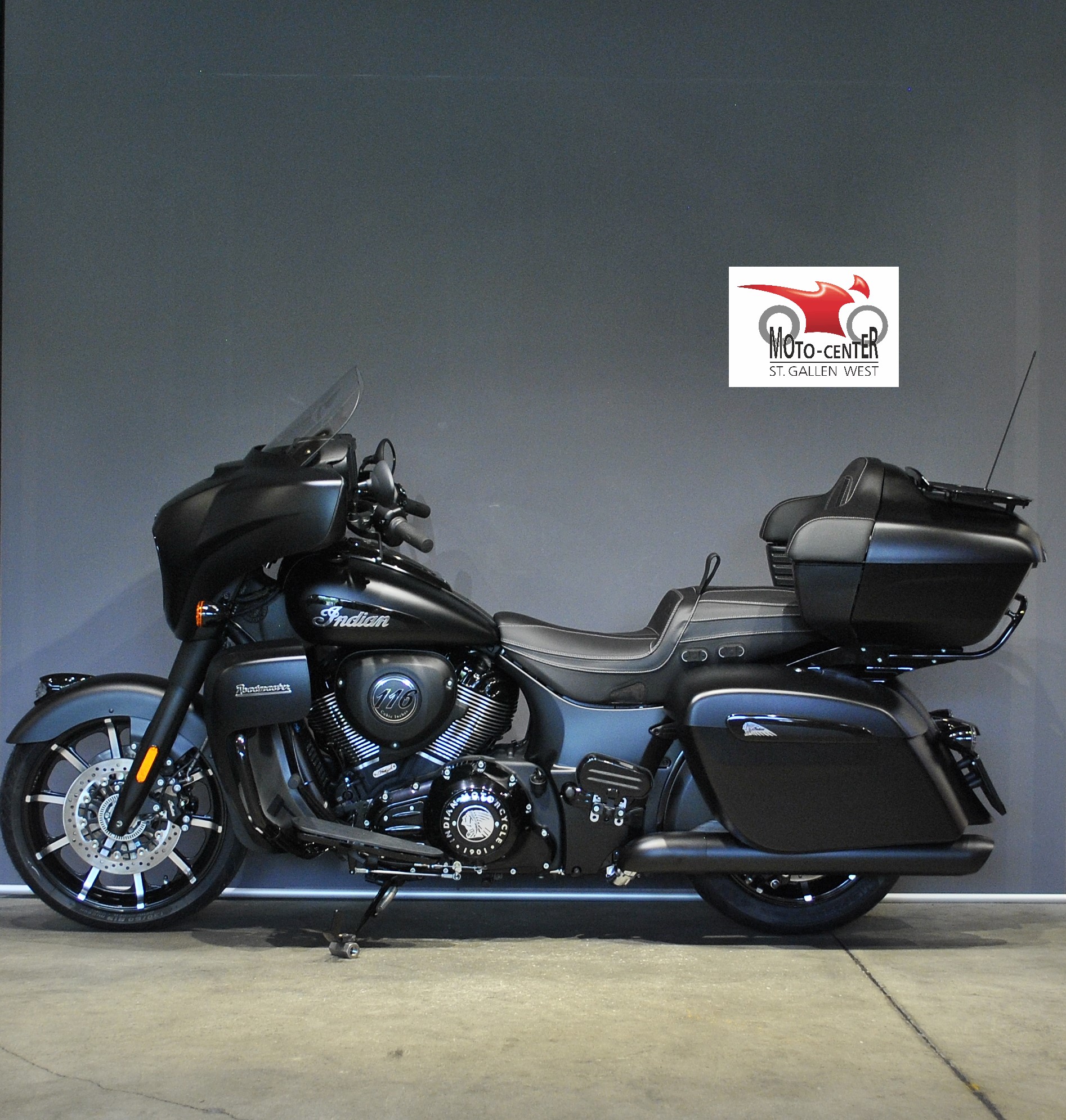 INDIAN Roadmaster Dark Horse-showroom-element-2