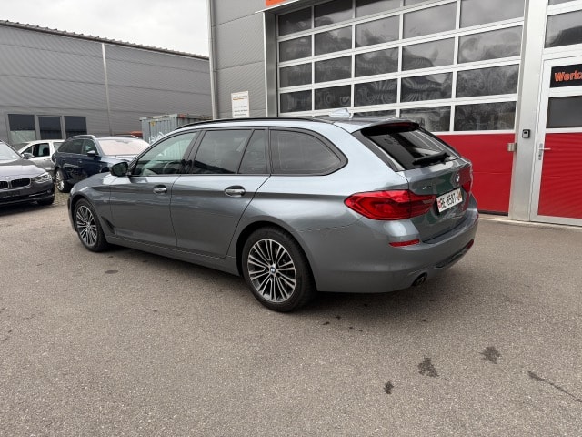 BMW 530d xDrive Touring Sport Line Steptronic-image-8