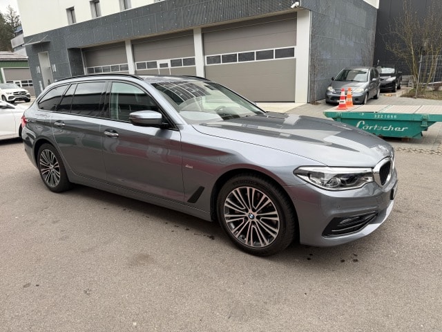 BMW 530d xDrive Touring Sport Line Steptronic-image-3