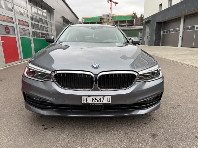 BMW 530d xDrive Touring Sport Line Steptronic-image-1