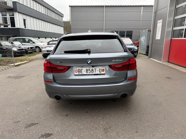 BMW 530d xDrive Touring Sport Line Steptronic-image-6