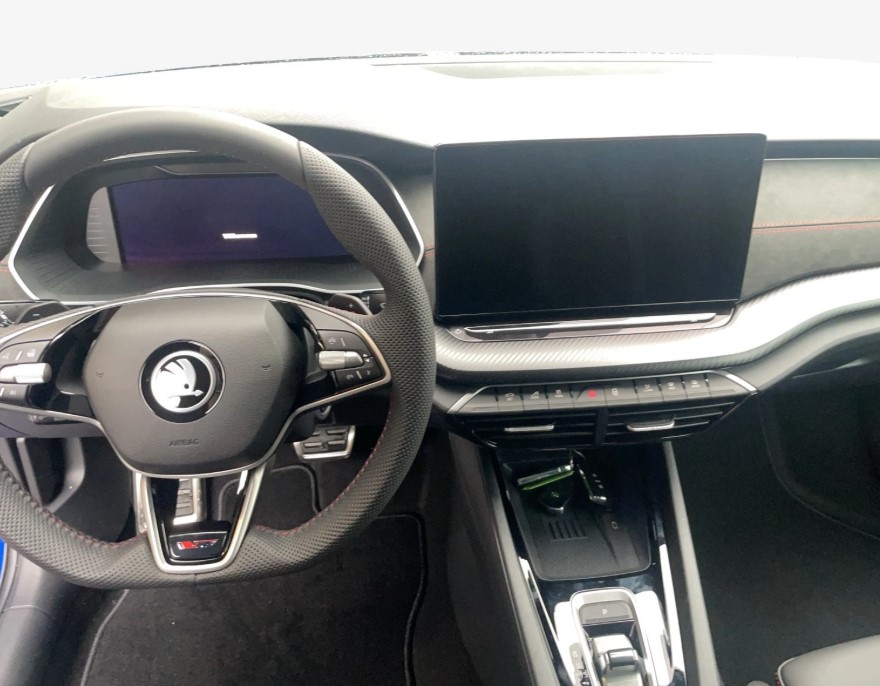 SKODA Octavia Combi 2.0 TSI DSG RS-image-5
