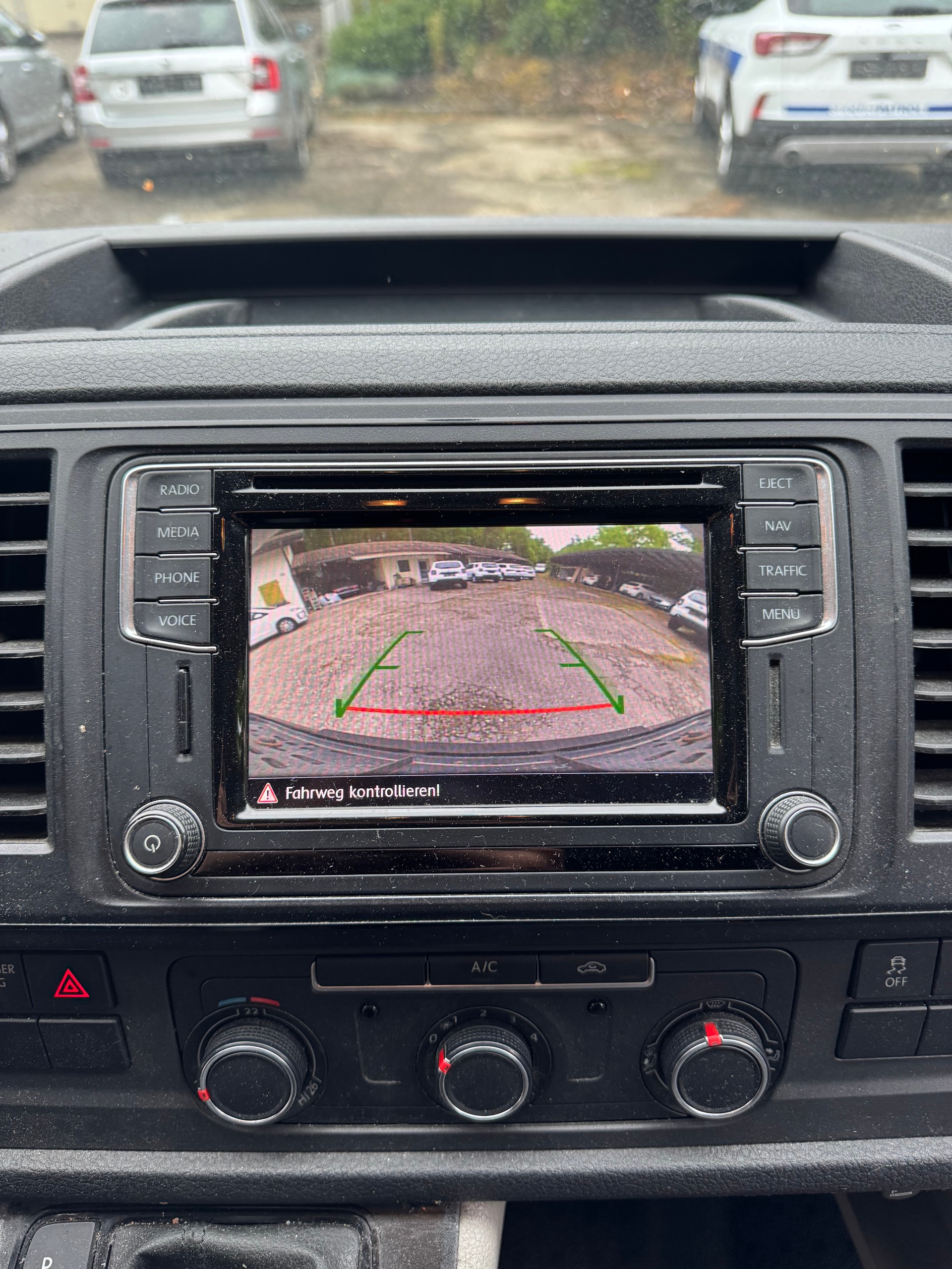 VW T6 2.0 TDI 4Motion DSG-image-17