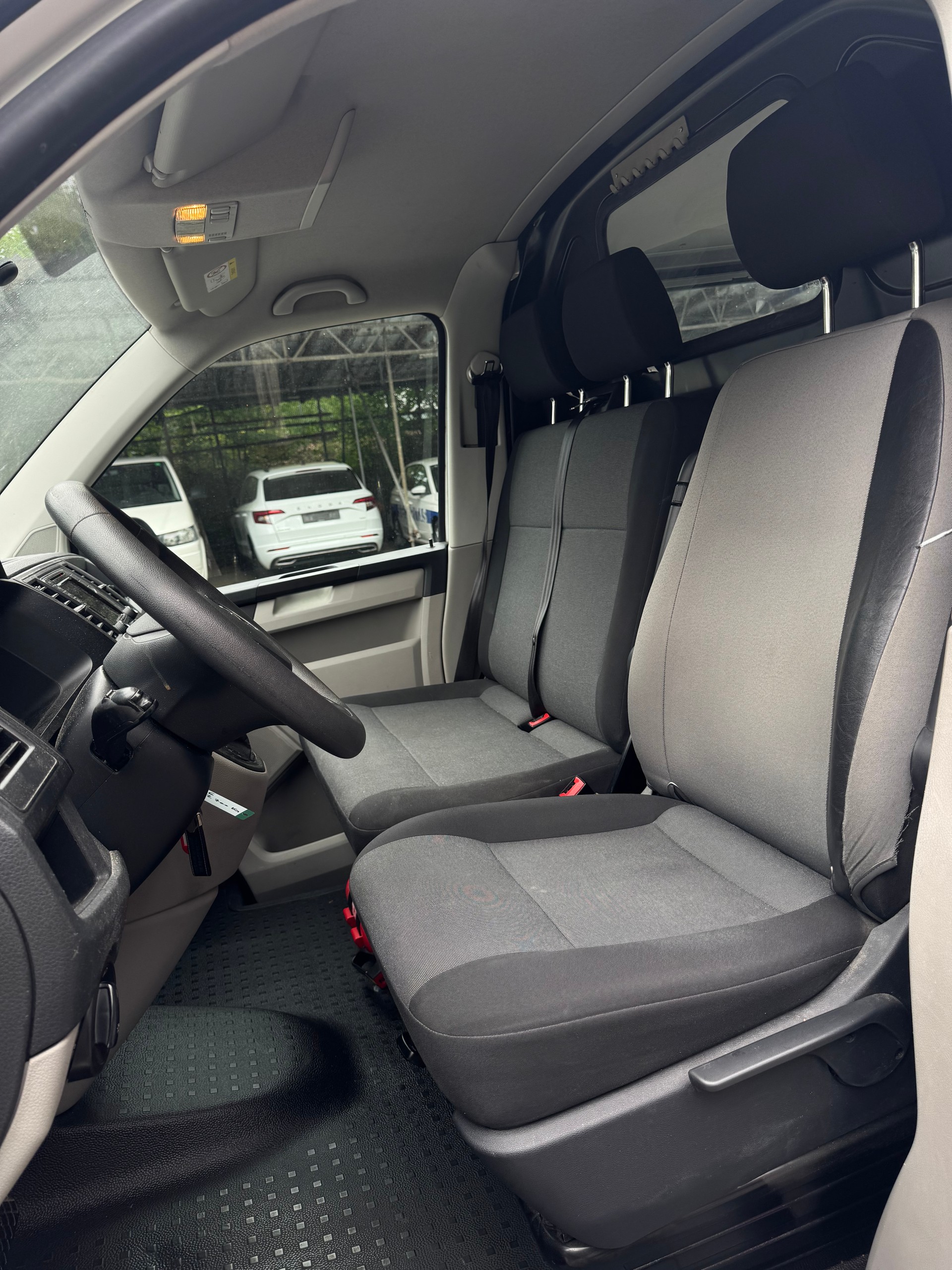VW T6 2.0 TDI 4Motion DSG-image-16