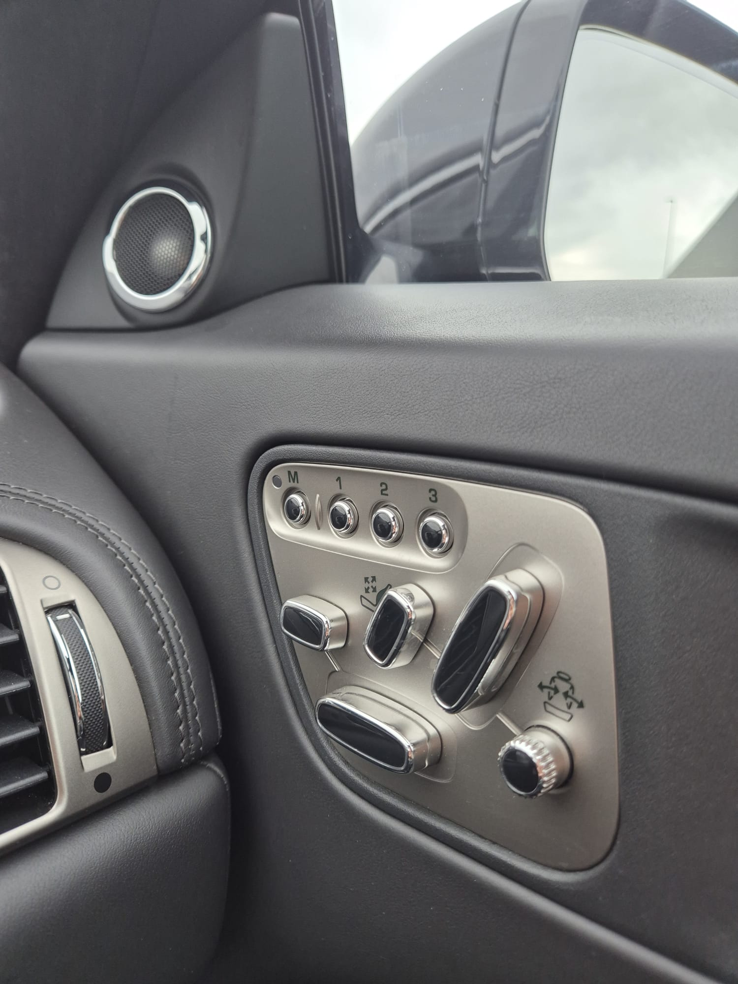 JAGUAR XKR 5.0 V8 SC Automatic-image-16