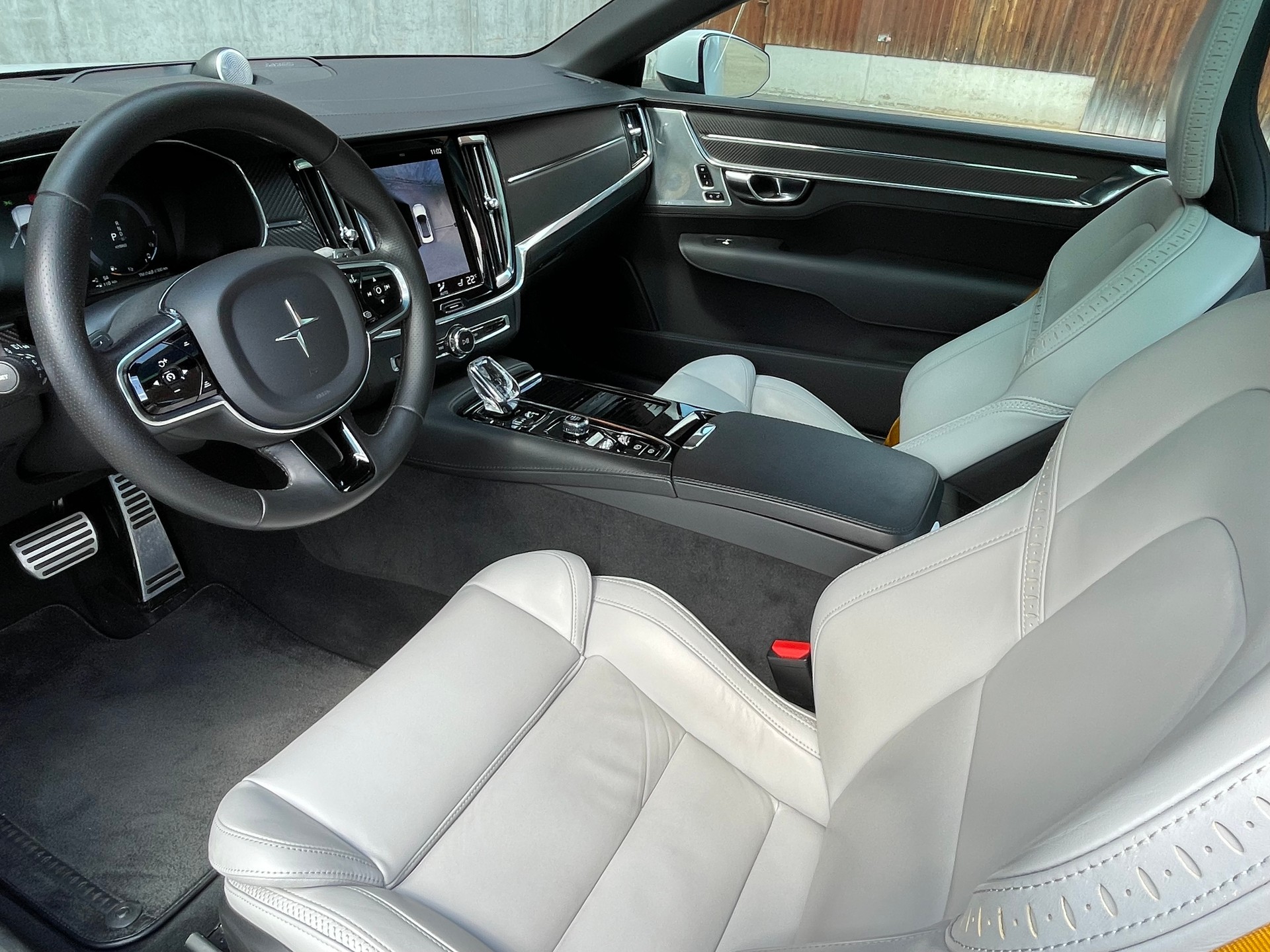 POLESTAR Polestar 1-showroom-element-3