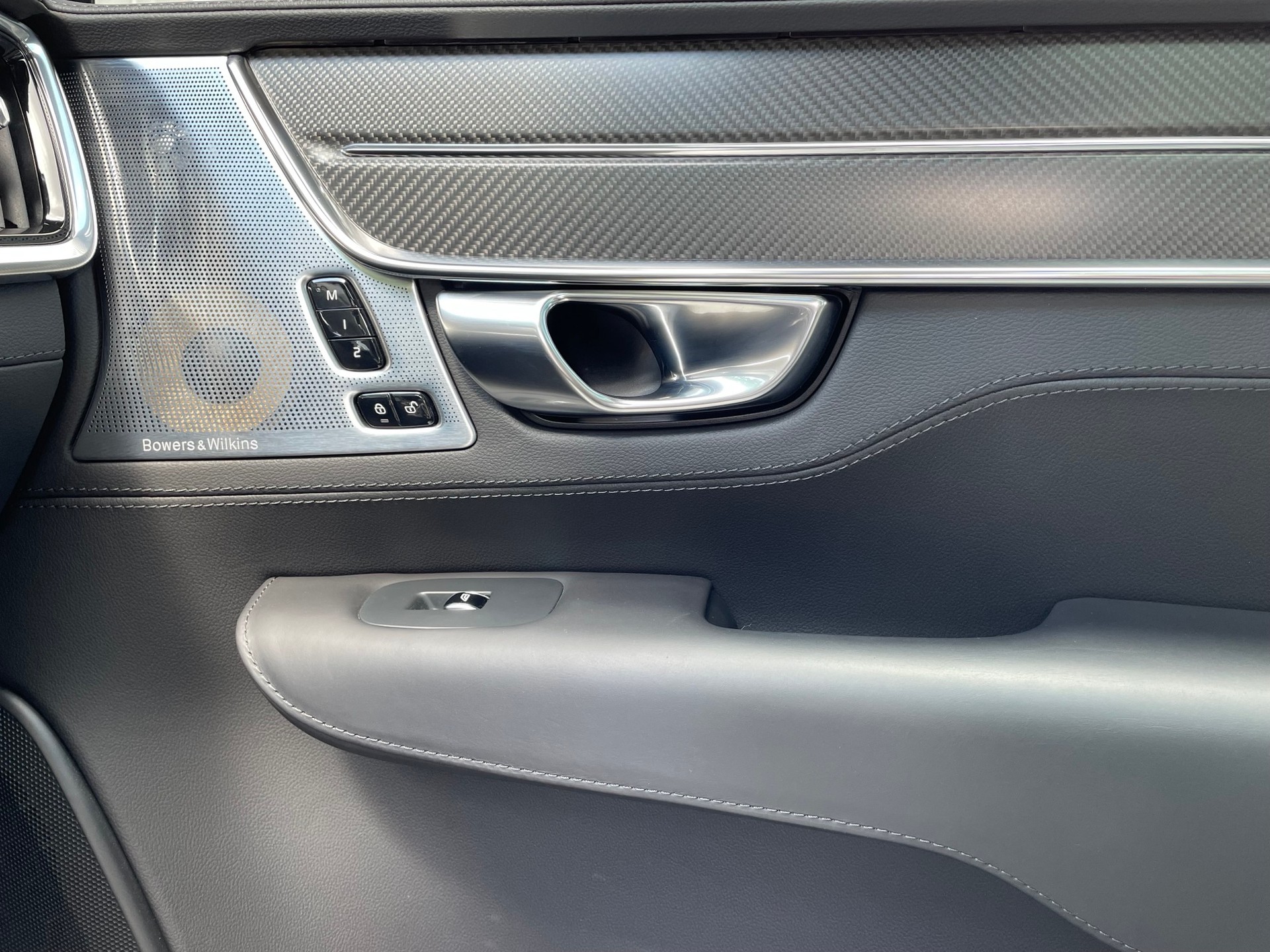 POLESTAR Polestar 1-image-16