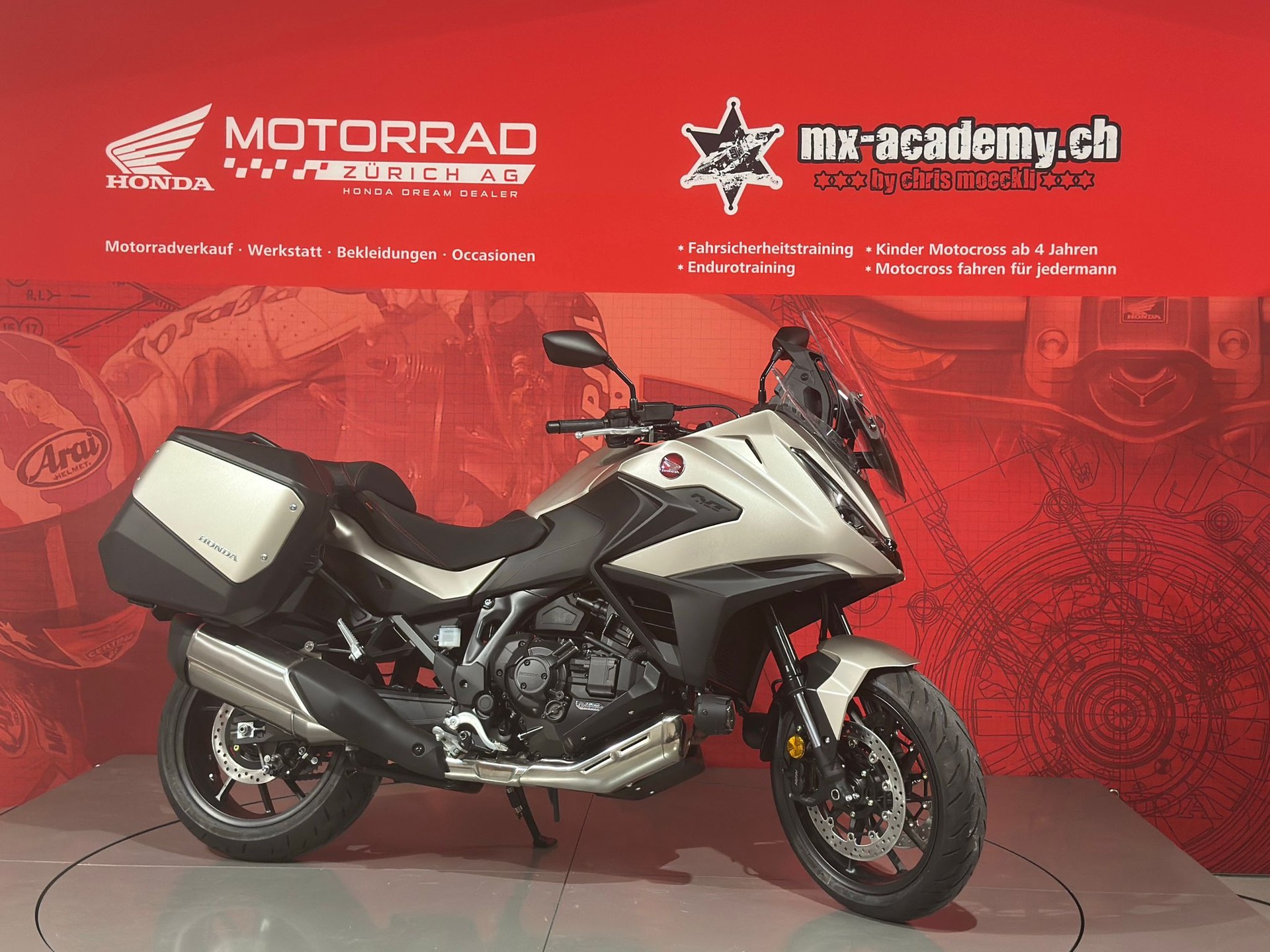 HONDA NT 1100 *Neufahrzeug*-showroom-element-1