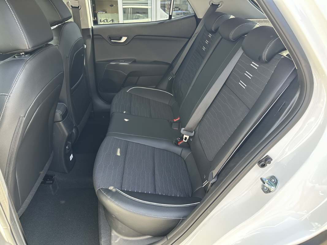 KIA Stonic 1.0 T-GDi GT-Line-image-8
