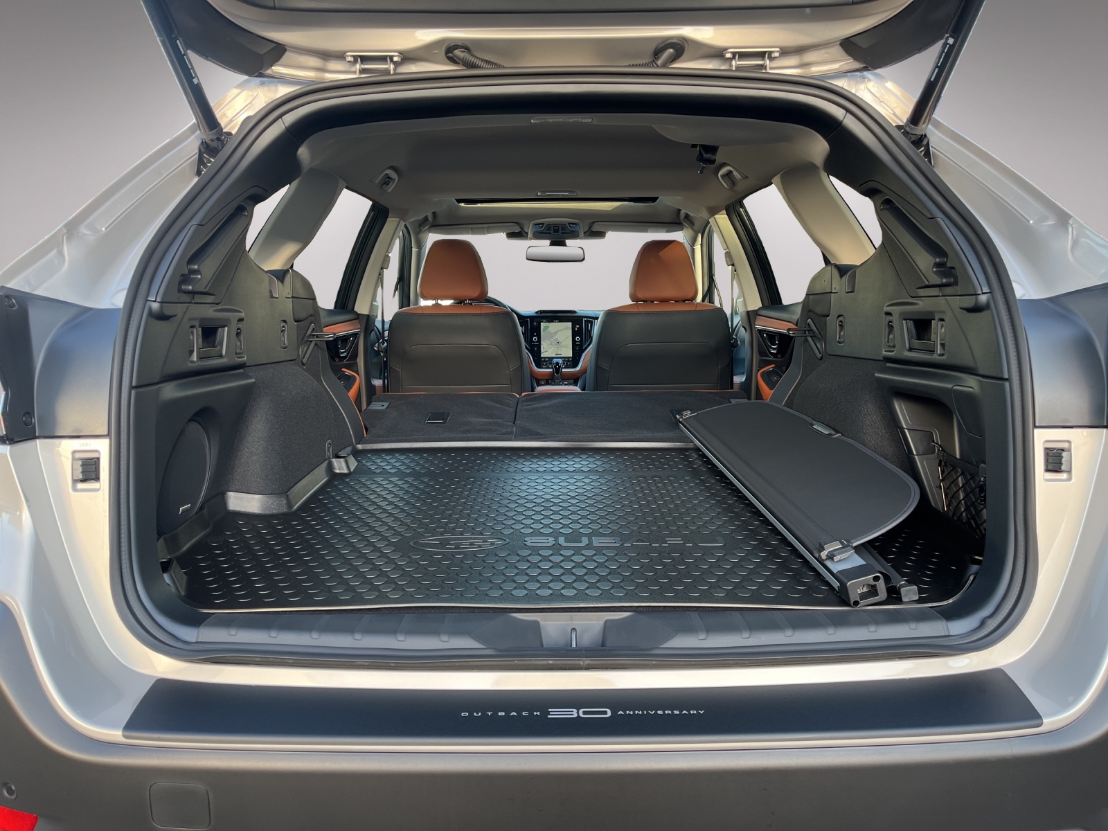 SUBARU Outback 2.5i 30th Anniversary Tan-image-15