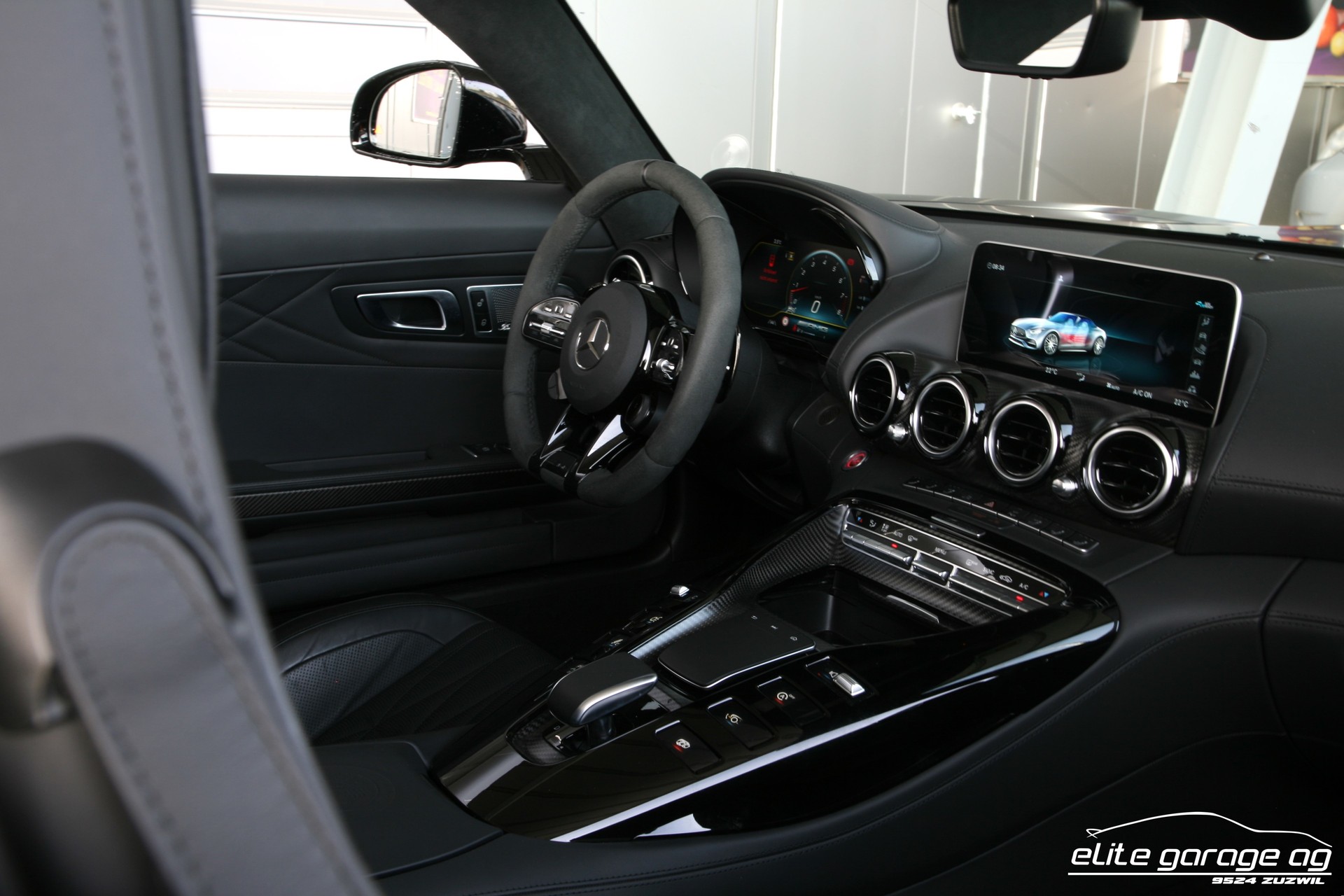 MERCEDES-BENZ AMG GT R Roadster Speedshift DCT-image-15