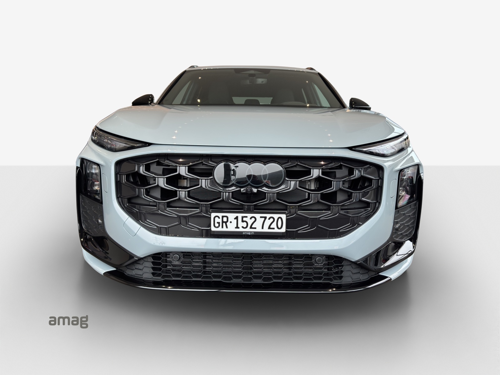 AUDI Q3 SUV TFSI quattro 195 kW S tronic-image-4