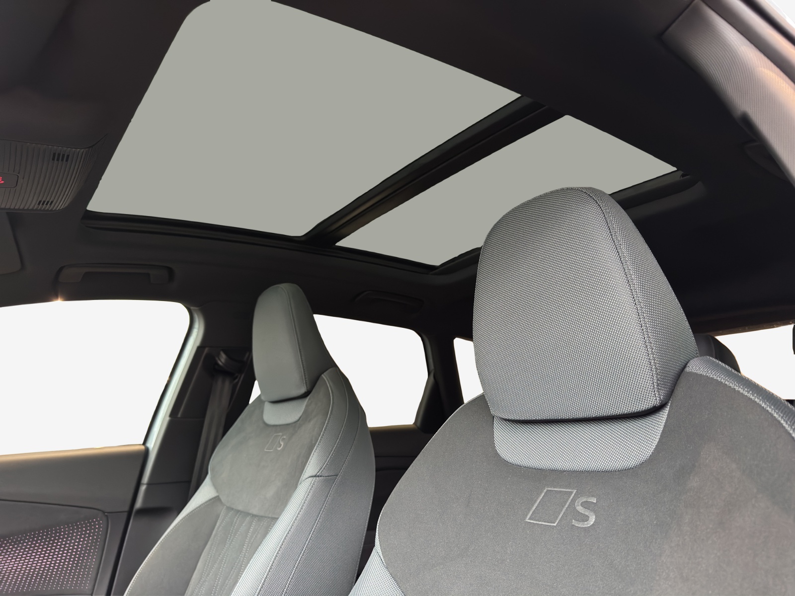 AUDI Q3 SUV TFSI quattro 195 kW S tronic-image-12