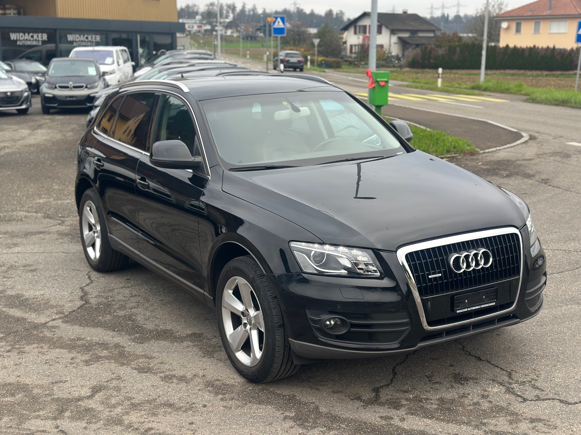 AUDI Q5 3.2 FSI quattro S-tronic-image-13