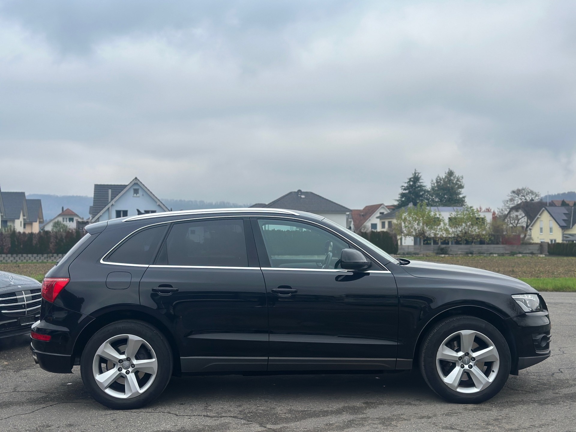 AUDI Q5 3.2 FSI quattro S-tronic-image-11