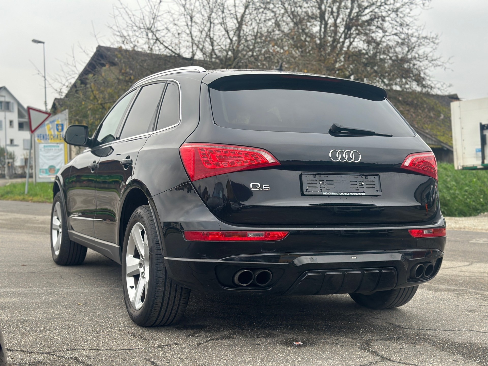 AUDI Q5 3.2 FSI quattro S-tronic-image-5