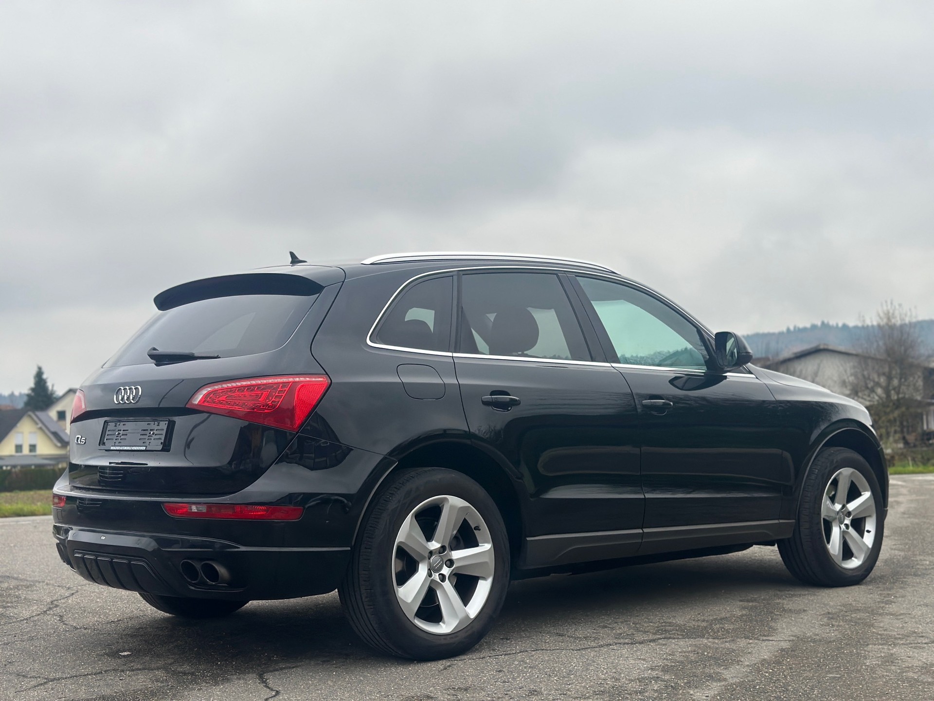 AUDI Q5 3.2 FSI quattro S-tronic-image-3