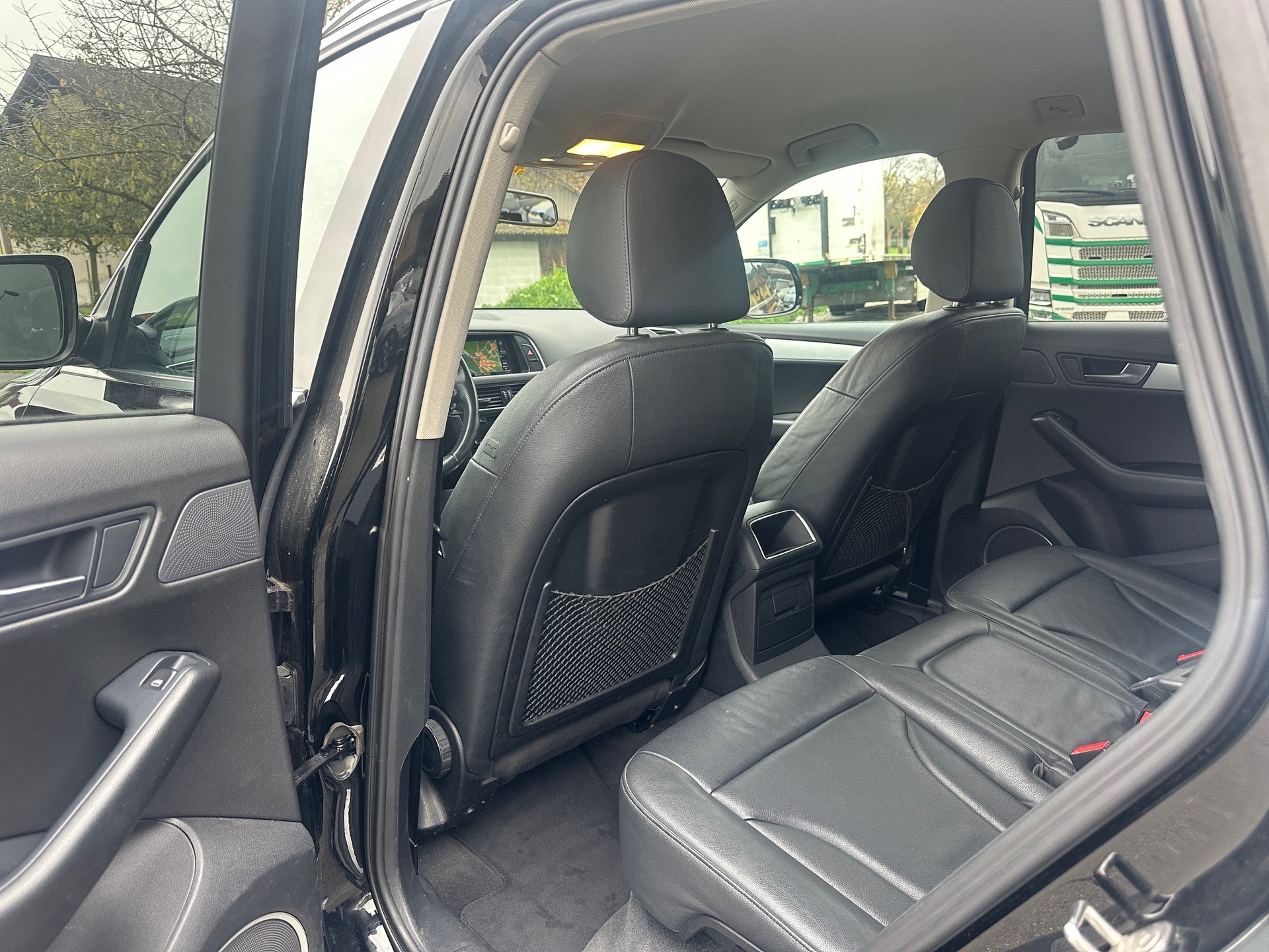 AUDI Q5 3.2 FSI quattro S-tronic-image-10