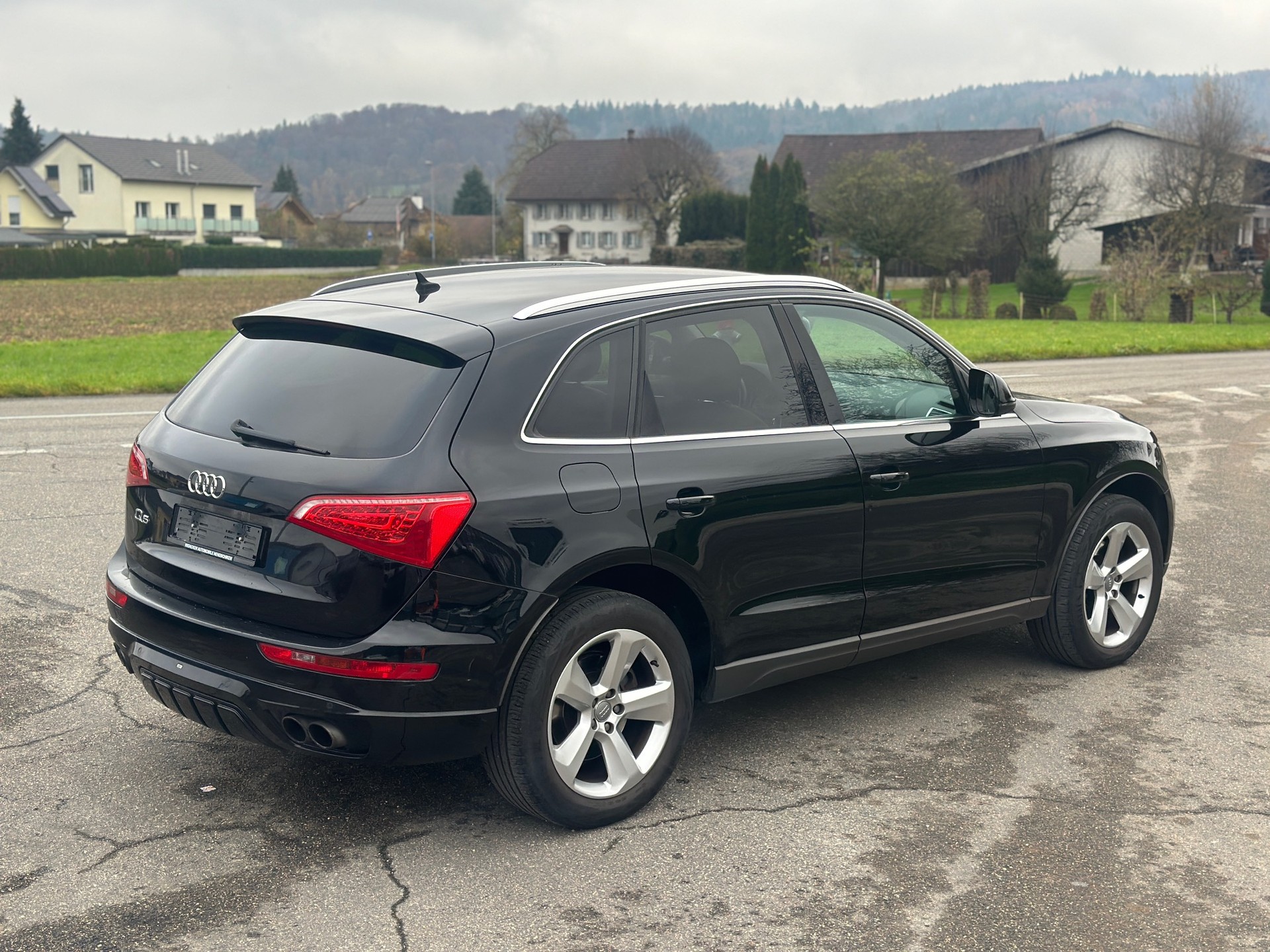 AUDI Q5 3.2 FSI quattro S-tronic-image-14