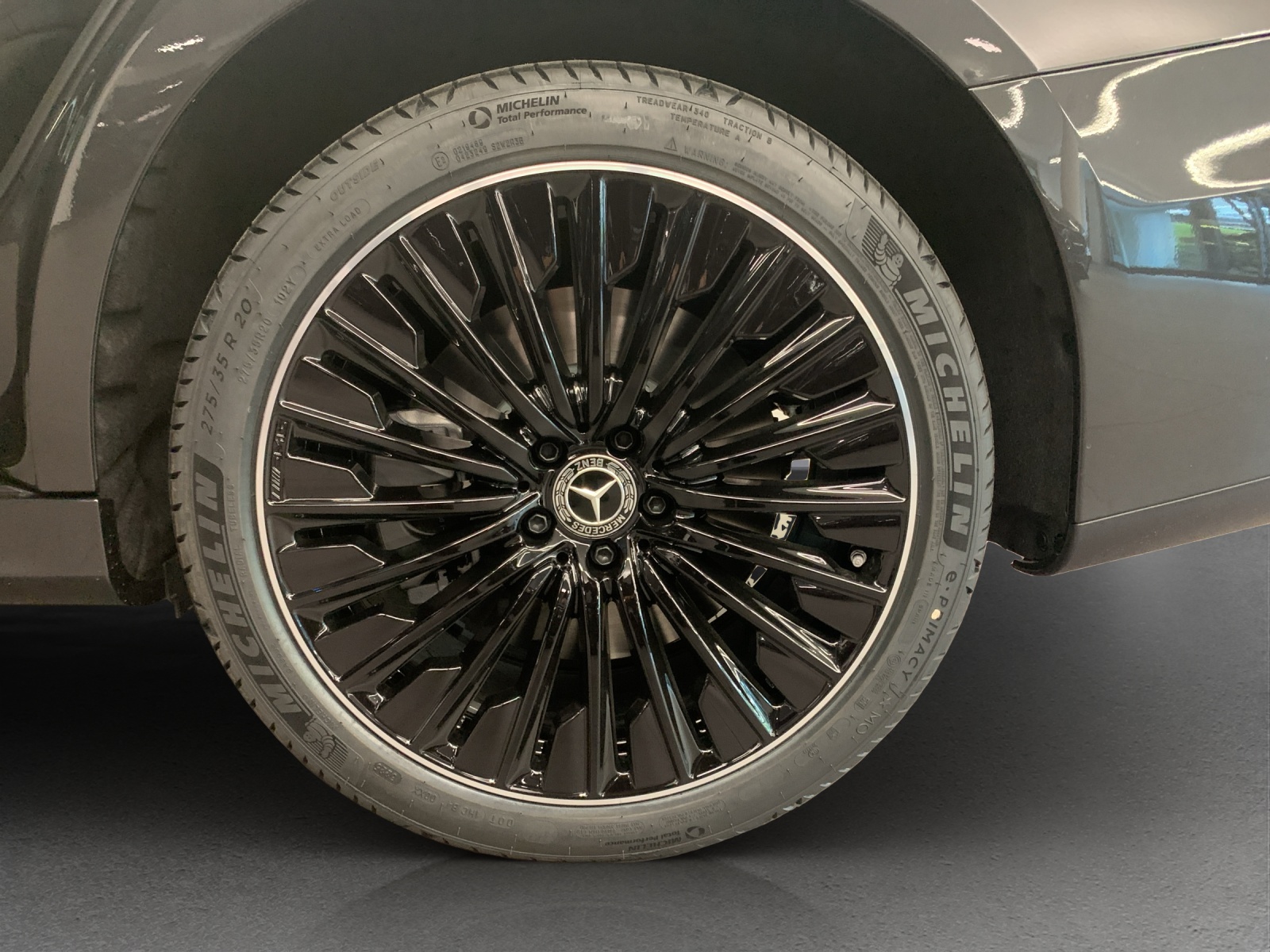 MERCEDES-BENZ E 400e 4Matic EQ Hybrid-image-12