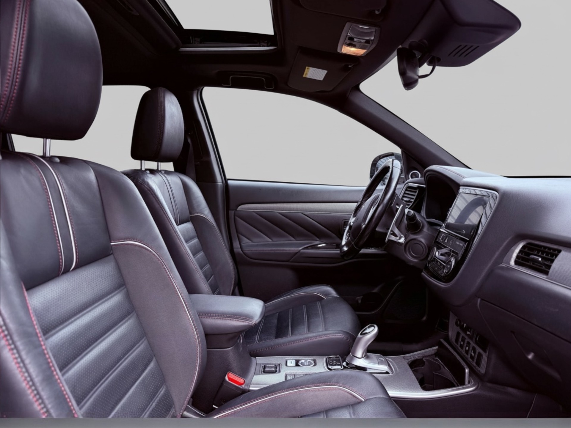 MITSUBISHI Outlander 2.0 PHEV Diamond 4WD Automatic-image-8