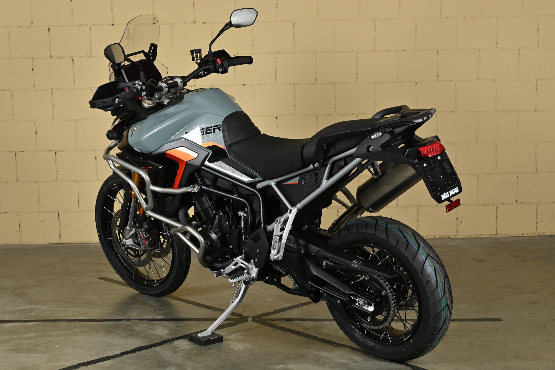 TRIUMPH 900 Rally Pro Desert Edition-image-6