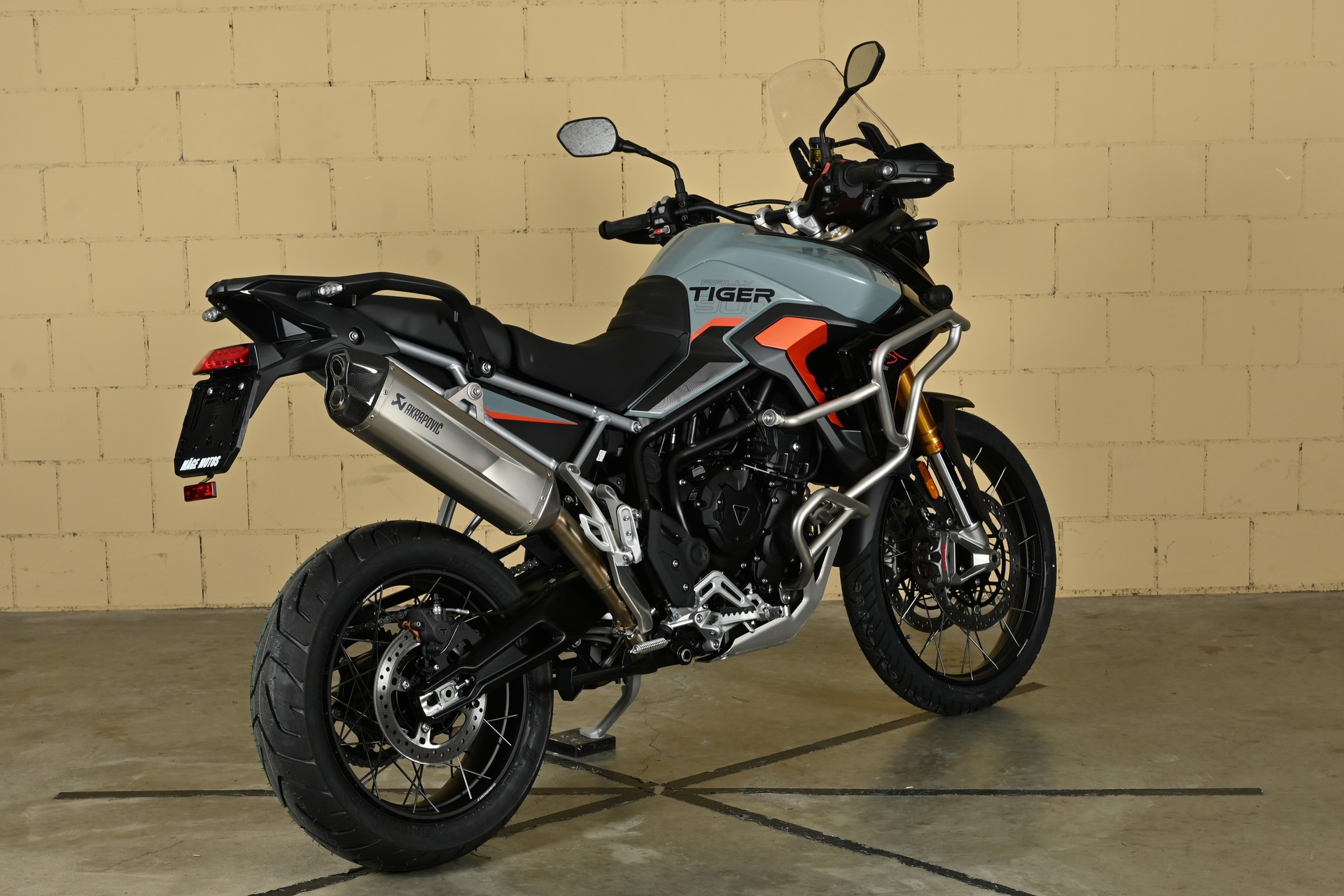 TRIUMPH 900 Rally Pro Desert Edition-image-7