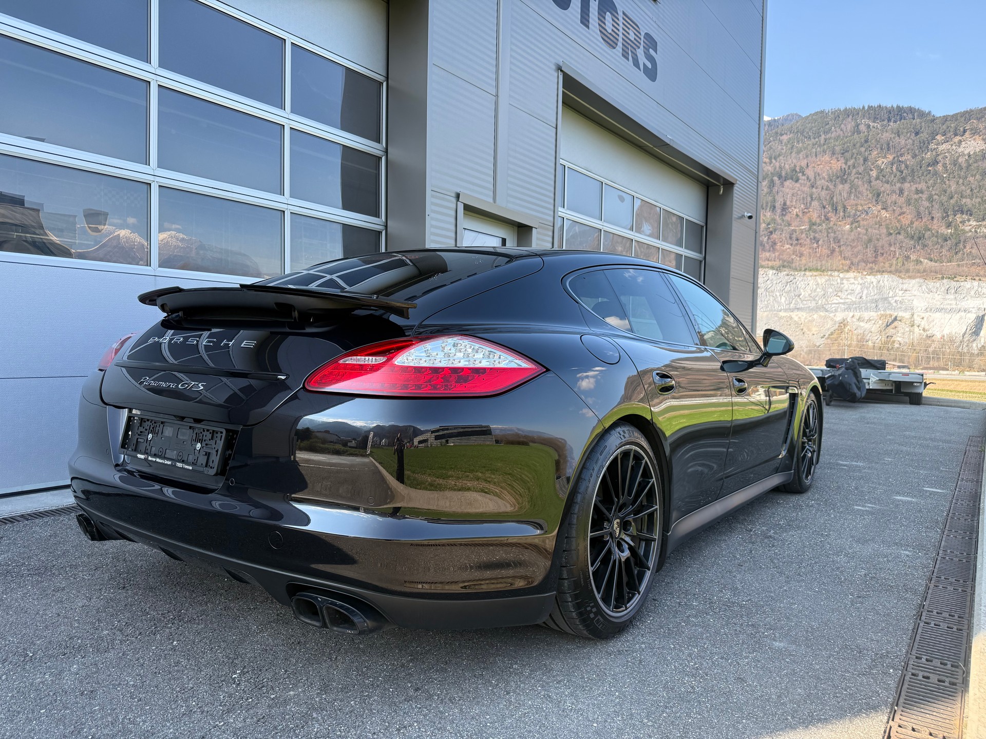 PORSCHE Panamera GTS 4.8 PDK-image-2