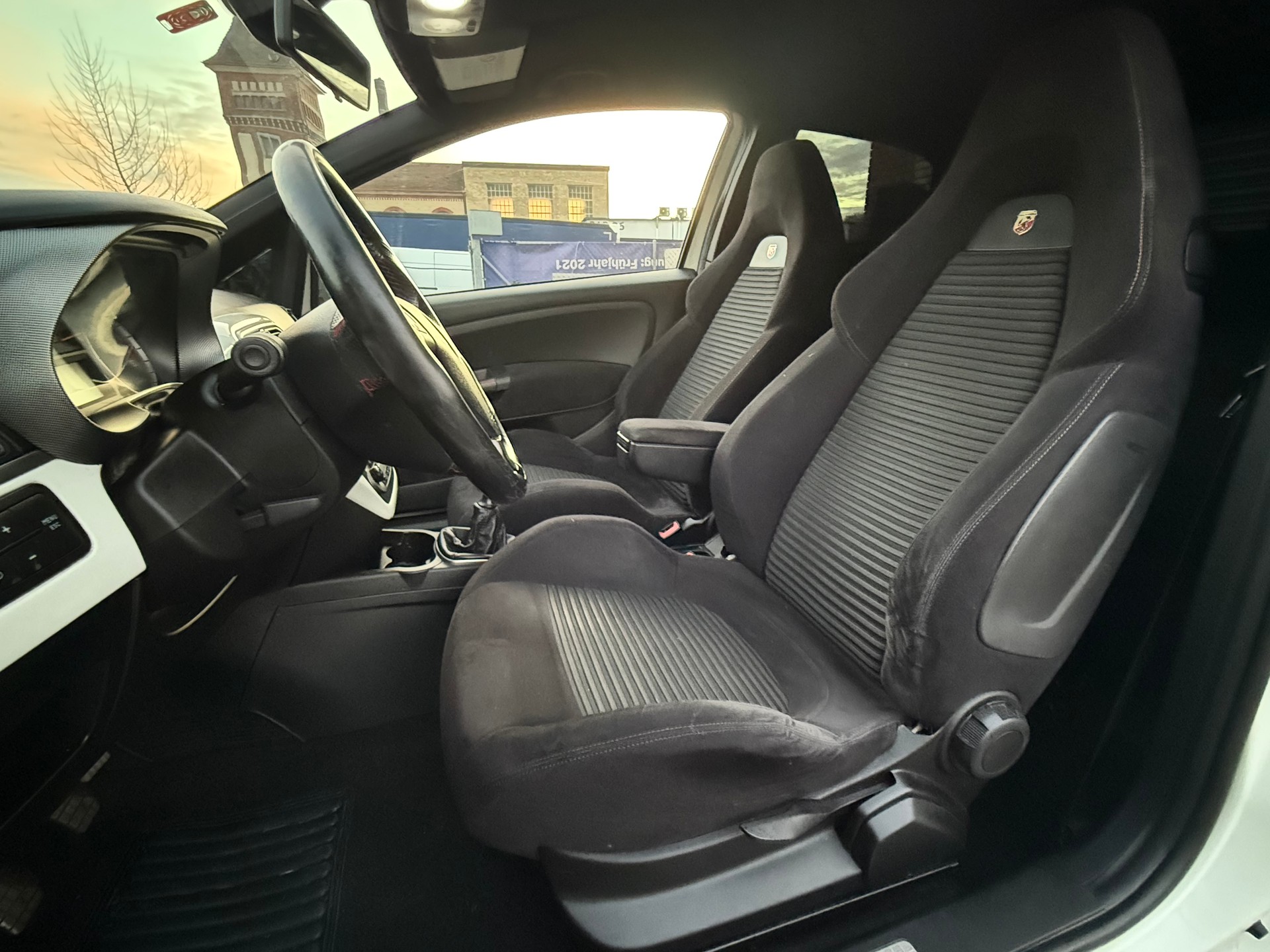 FIAT Punto 1.4 16V Turbo Abarth-image-11