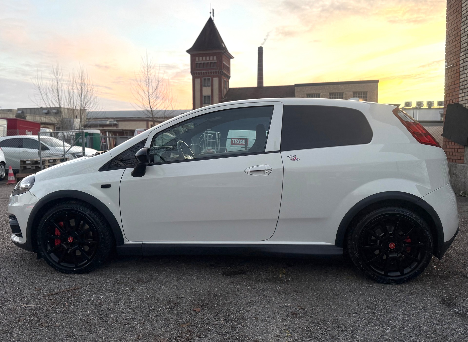 FIAT Punto 1.4 16V Turbo Abarth-image-4