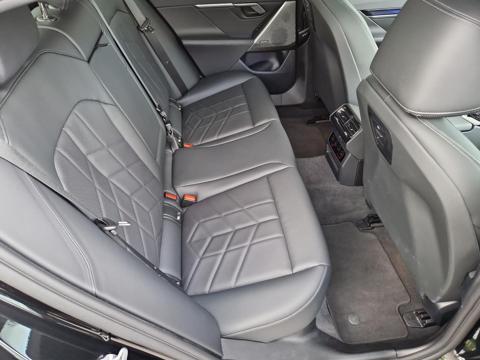 BMW 550e xDrive Limousine M Sport-image-18