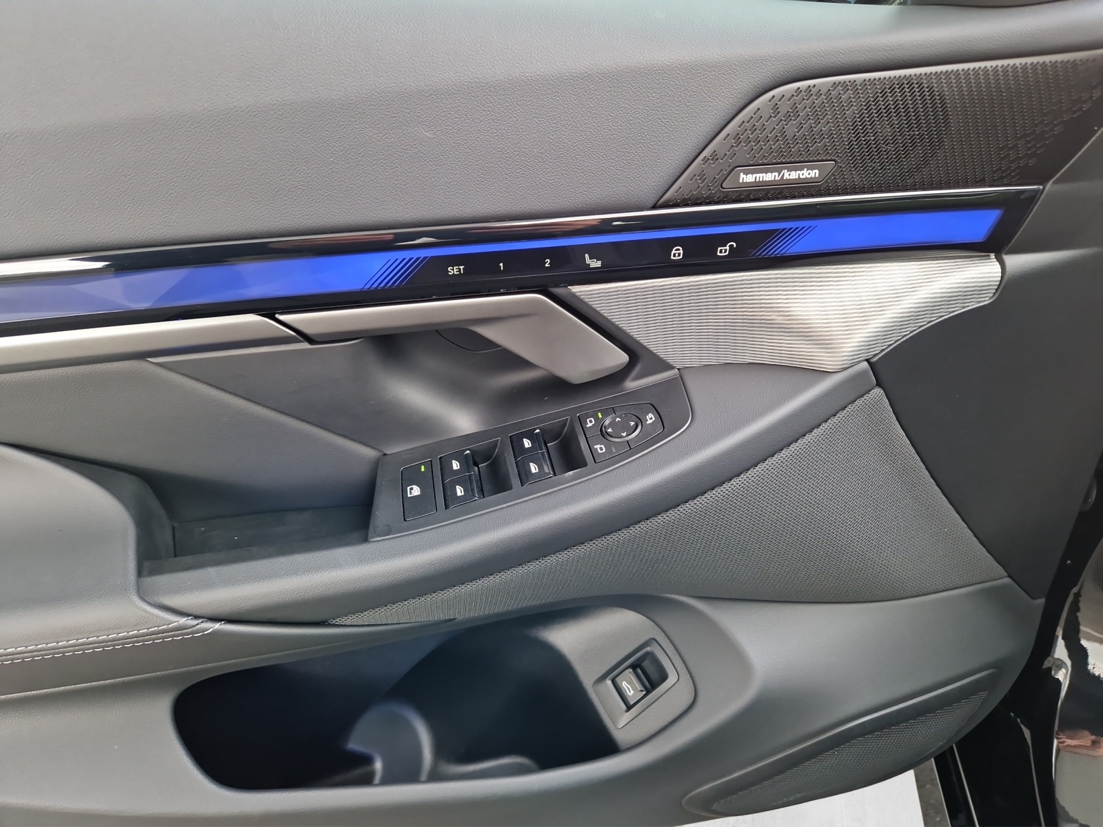 BMW 550e xDrive Limousine M Sport-image-11