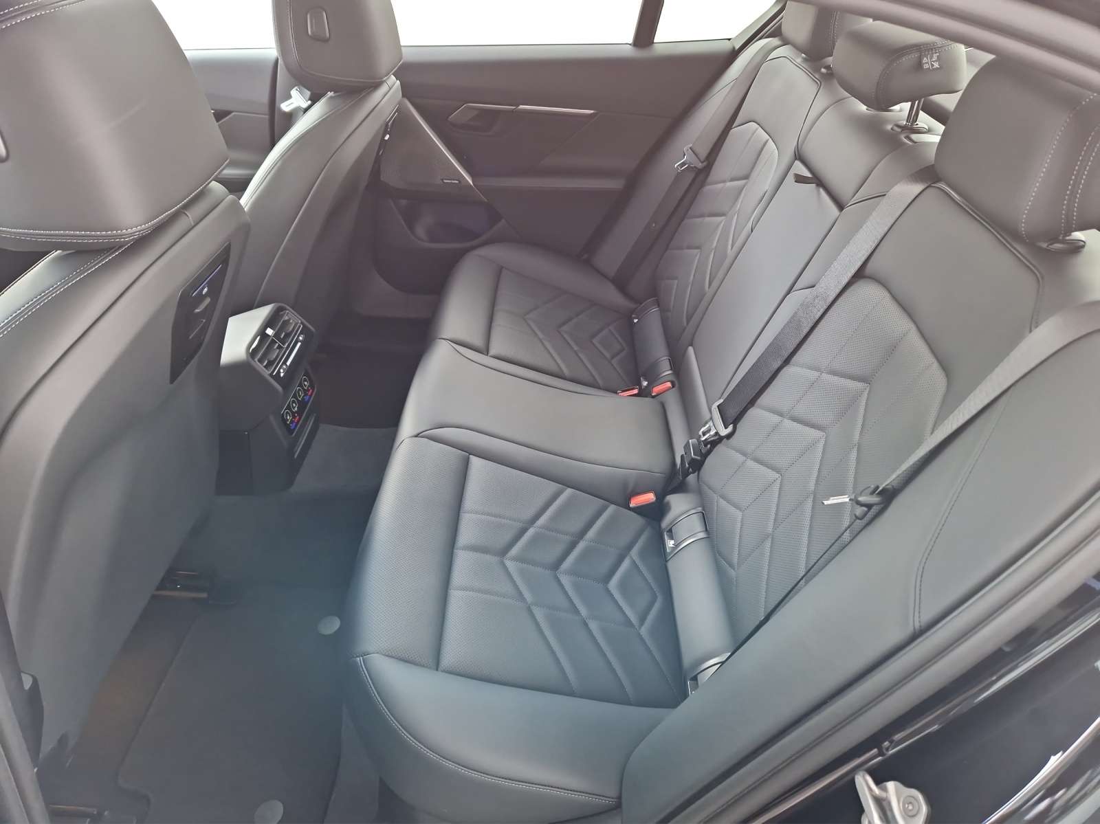 BMW 550e xDrive Limousine M Sport-image-19