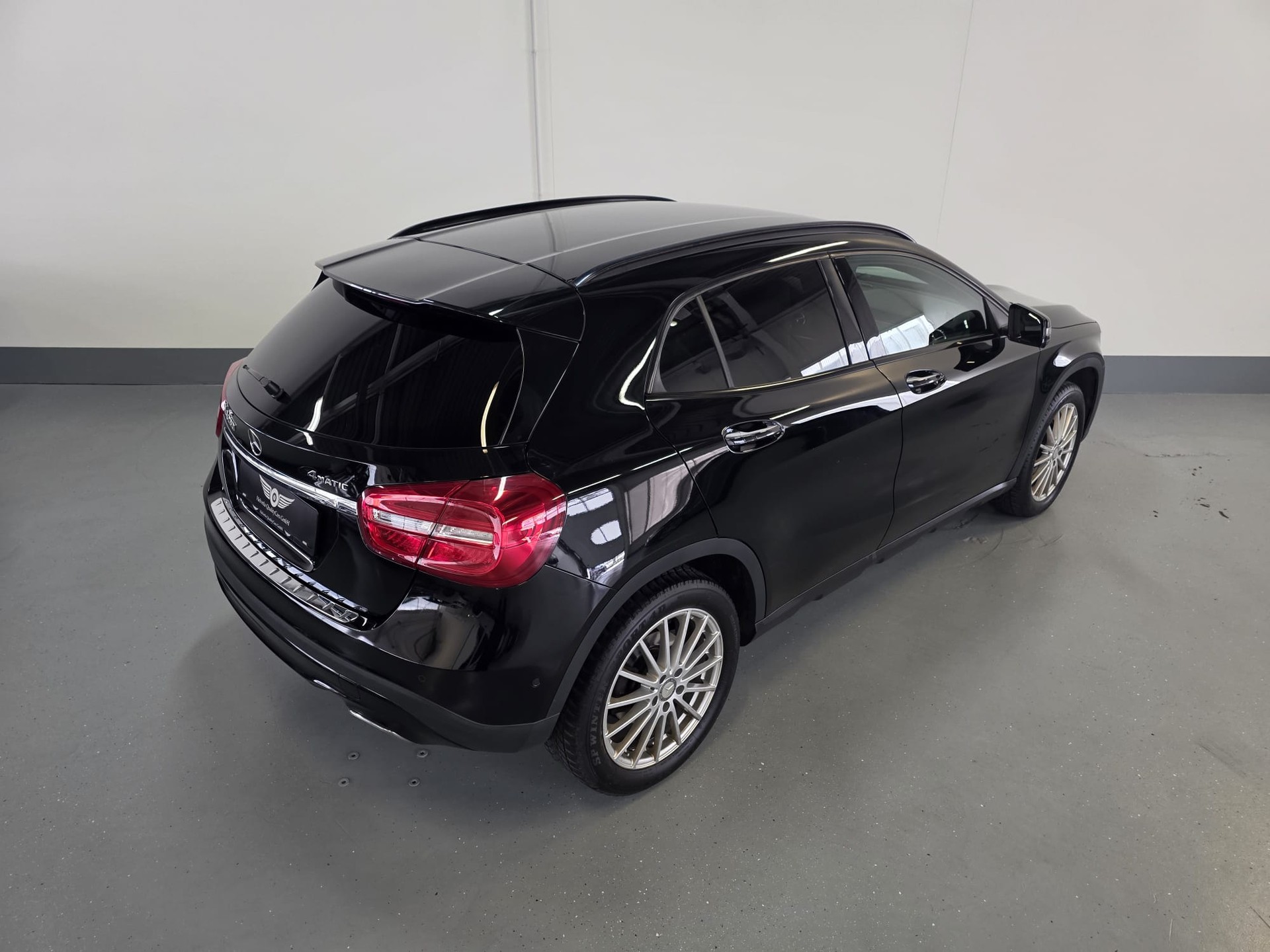 MERCEDES-BENZ GLA 250 Urban 4Matic 7G-DCT-image-8