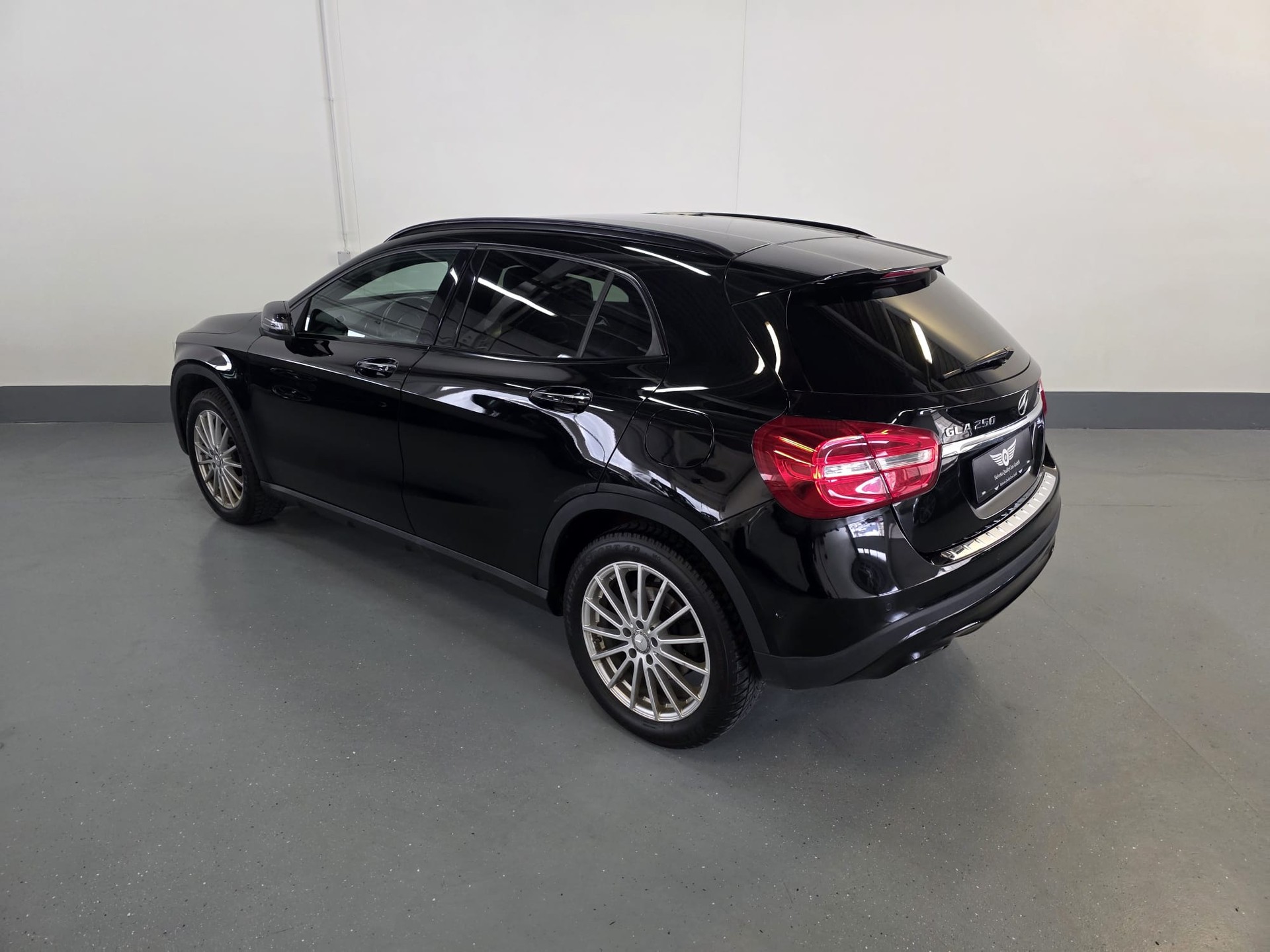 MERCEDES-BENZ GLA 250 Urban 4Matic 7G-DCT-image-12