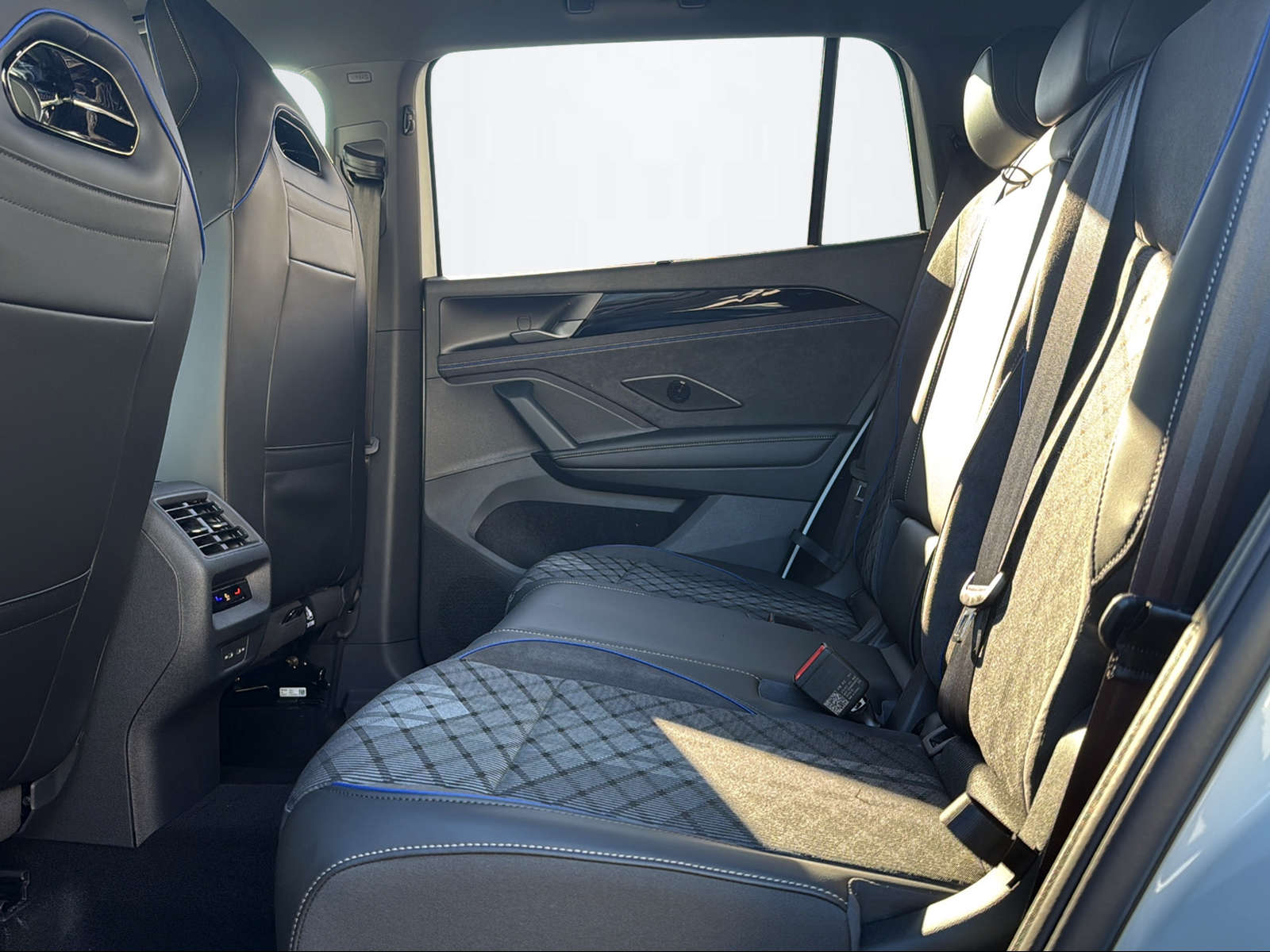VW Tayron 2.0 TSI R-Line DSG 4motion-image-11