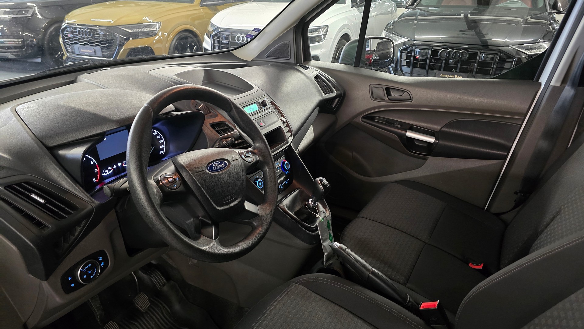 FORD Transit Connect Van T210 1.0 EcoBoost Ambiente-image-11