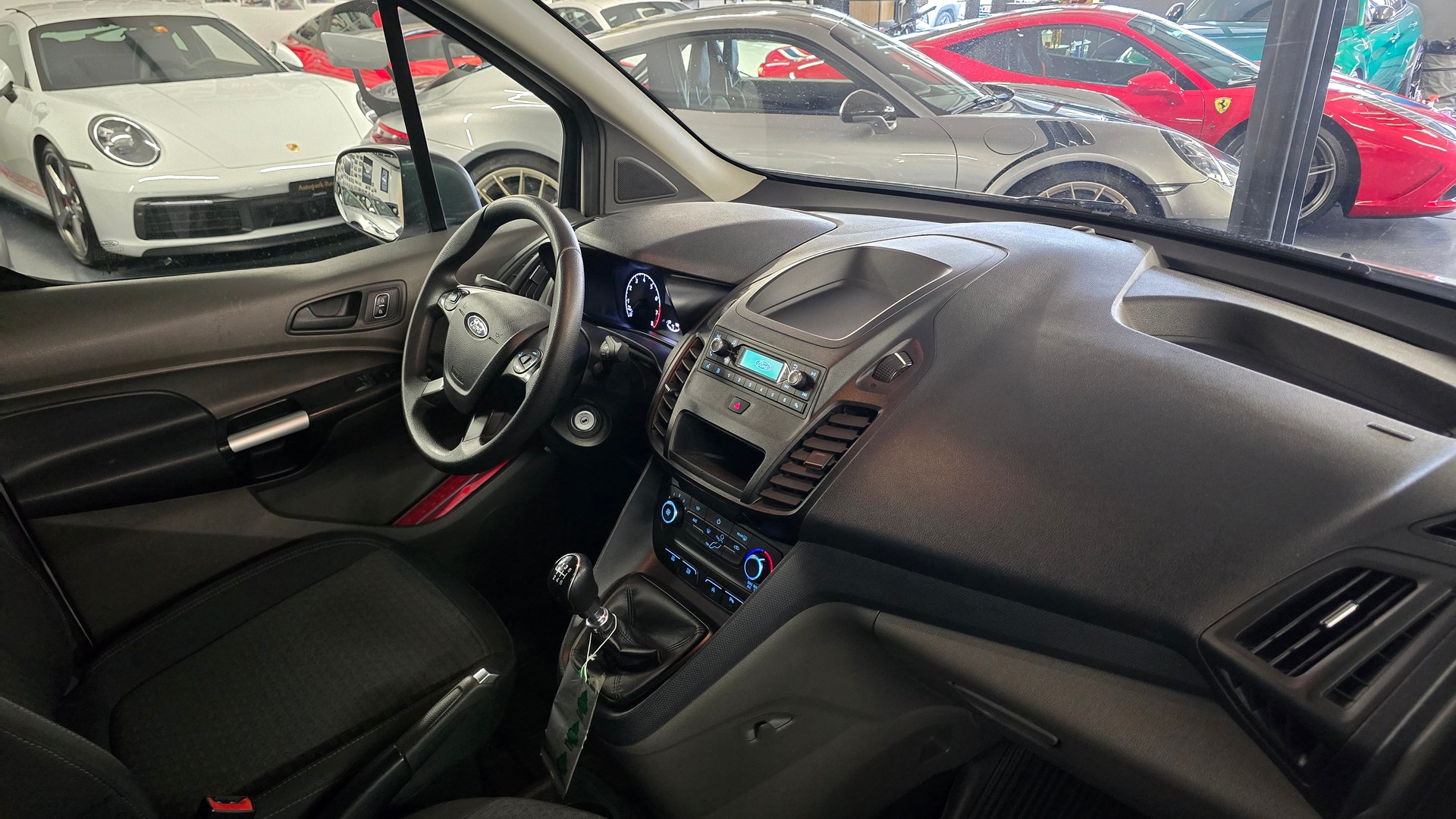 FORD Transit Connect Van T210 1.0 EcoBoost Ambiente-image-15