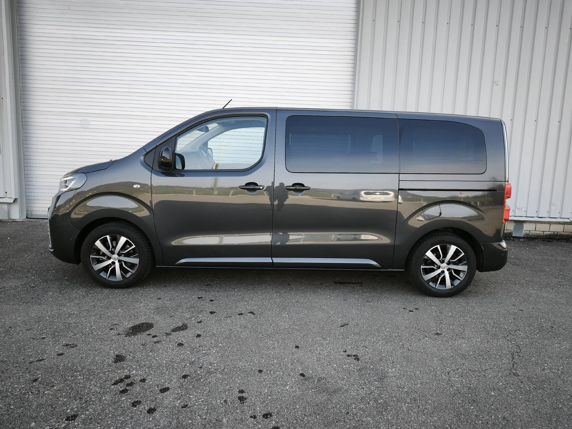 TOYOTA PROACE Verso L1 2.0 D Family-image-4