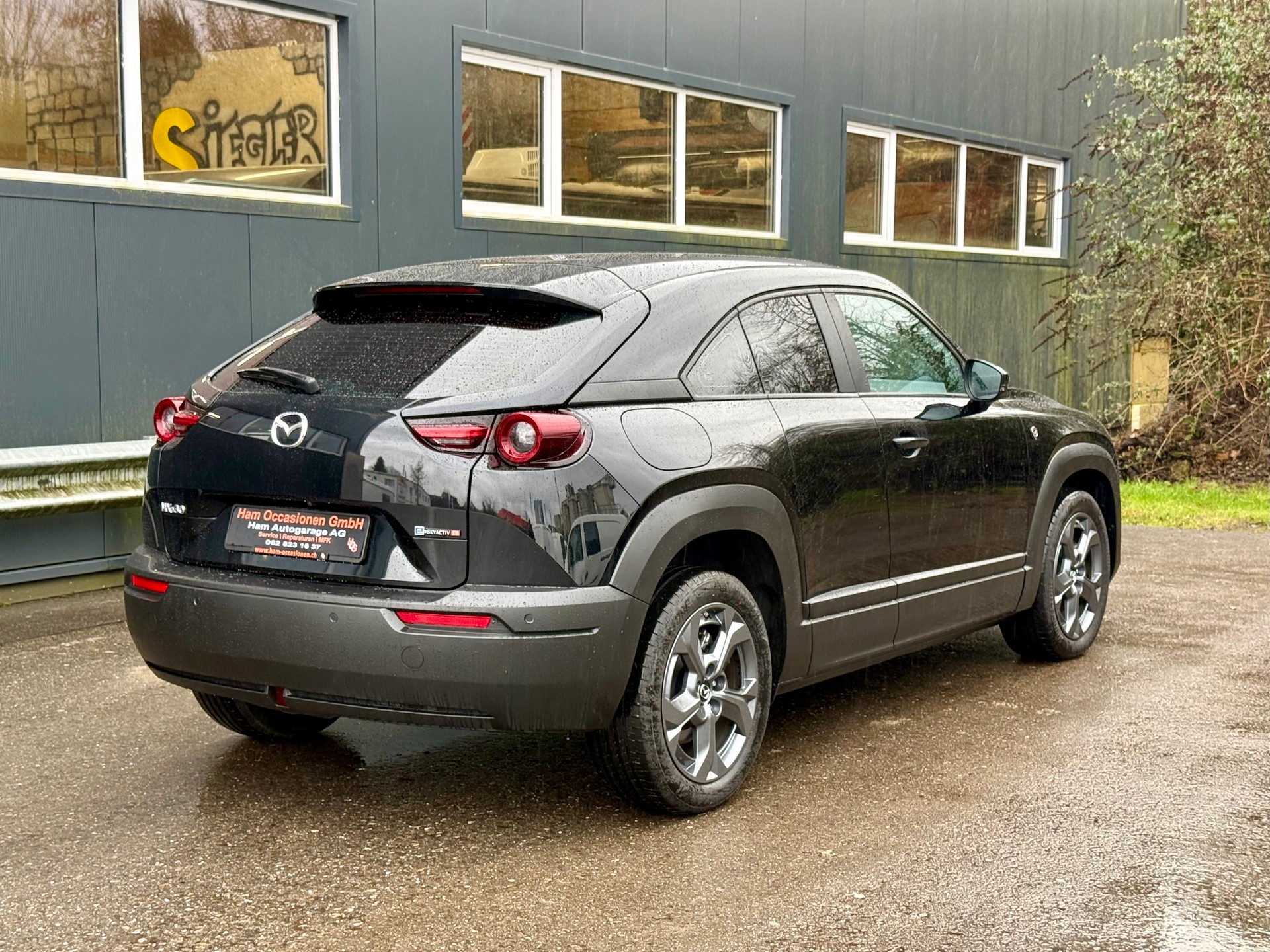 MAZDA MX-30 Skyactiv R-EV Exclusive-Line-showroom-element-1