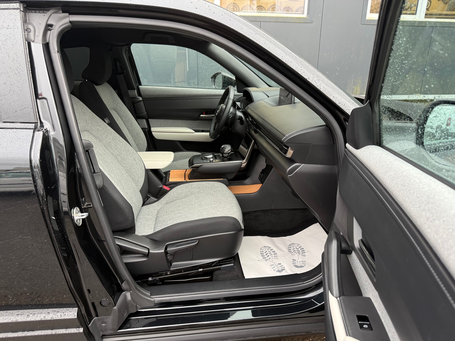 MAZDA MX-30 Skyactiv R-EV Exclusive-Line-image-9
