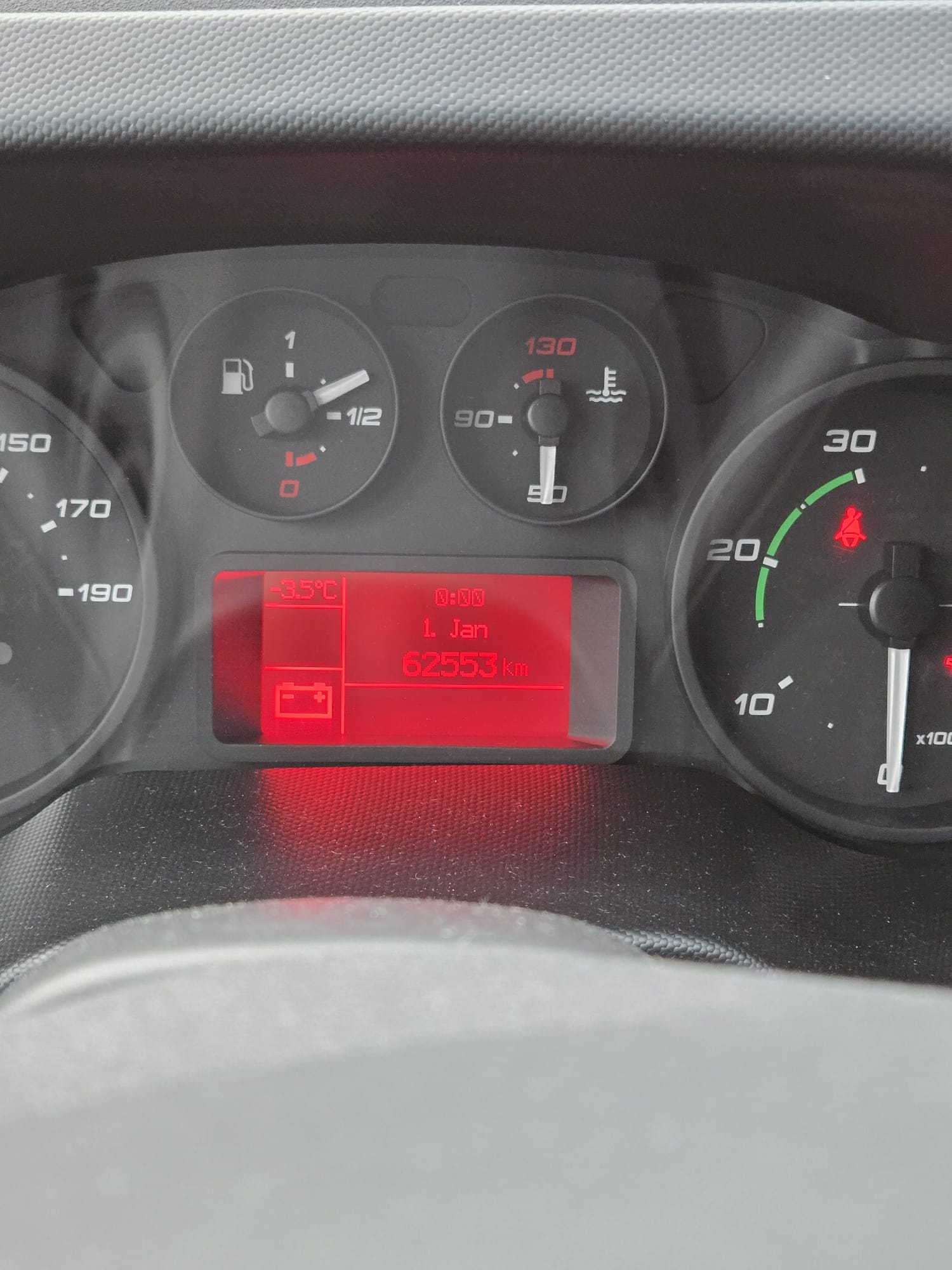 IVECO 35S15-image-13